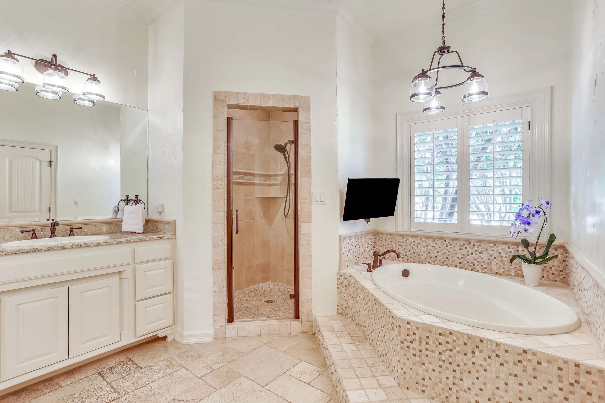Single Family Residence For Sale in Parker County , 4600 E Bankhead Highway, Hudson Oaks, Texas 76087, 5 Bedroom, 6 Bathroom, 5 Garage spaces, 4,003 Sqft, built in 1986, mls#21330702, Real Estate Agent in Hudson Oaks, Homes For Sale in Parker county, Homes For Sale in Hudson Oaks, Realtor in Hudson Oaks Texas, Real Estate Brokerage Independent Realty Texas, Luminita Cordes Realtor