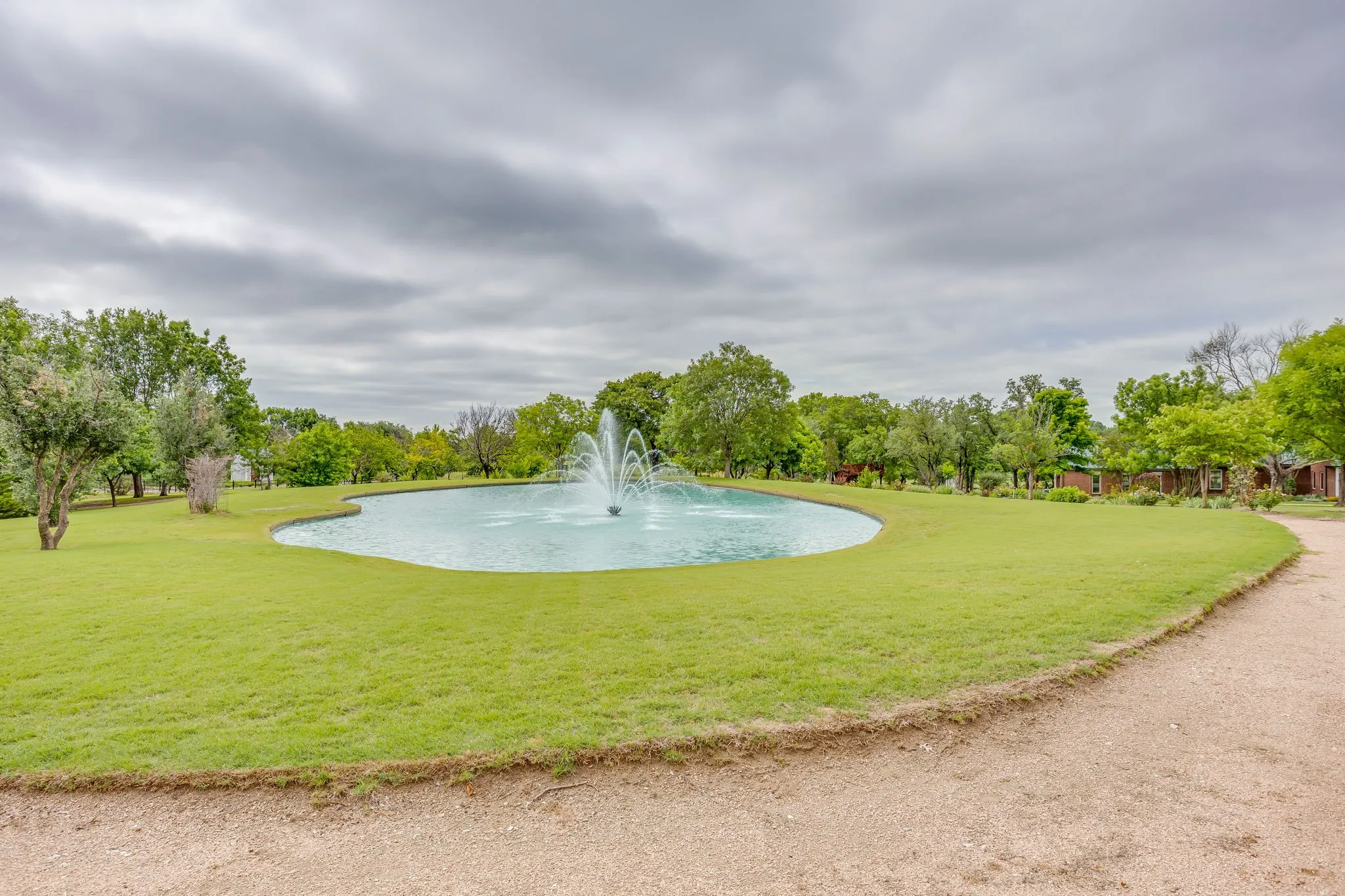 Single Family Residence For Sale in Parker County , 4600 E Bankhead Highway, Hudson Oaks, Texas 76087, 5 Bedroom, 6 Bathroom, 5 Garage spaces, 4,003 Sqft, built in 1986, mls#21330702, Real Estate Agent in Hudson Oaks, Homes For Sale in Parker county, Homes For Sale in Hudson Oaks, Realtor in Hudson Oaks Texas, Real Estate Brokerage Independent Realty Texas, Luminita Cordes Realtor