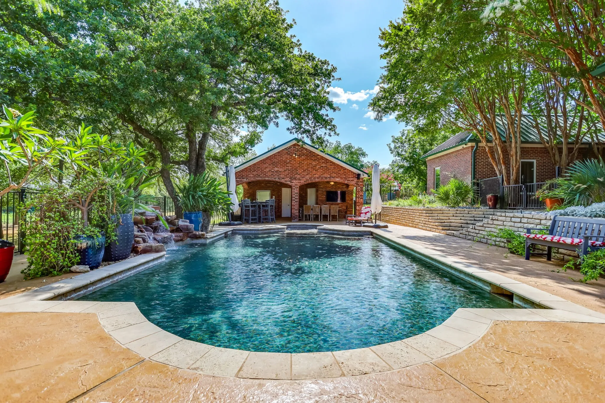 Single Family Residence For Sale in Parker County , 4600 E Bankhead Highway, Hudson Oaks, Texas 76087, 5 Bedroom, 6 Bathroom, 5 Garage spaces, 4,003 Sqft, built in 1986, mls#21330702, Real Estate Agent in Hudson Oaks, Homes For Sale in Parker county, Homes For Sale in Hudson Oaks, Realtor in Hudson Oaks Texas, Real Estate Brokerage Independent Realty Texas, Luminita Cordes Realtor