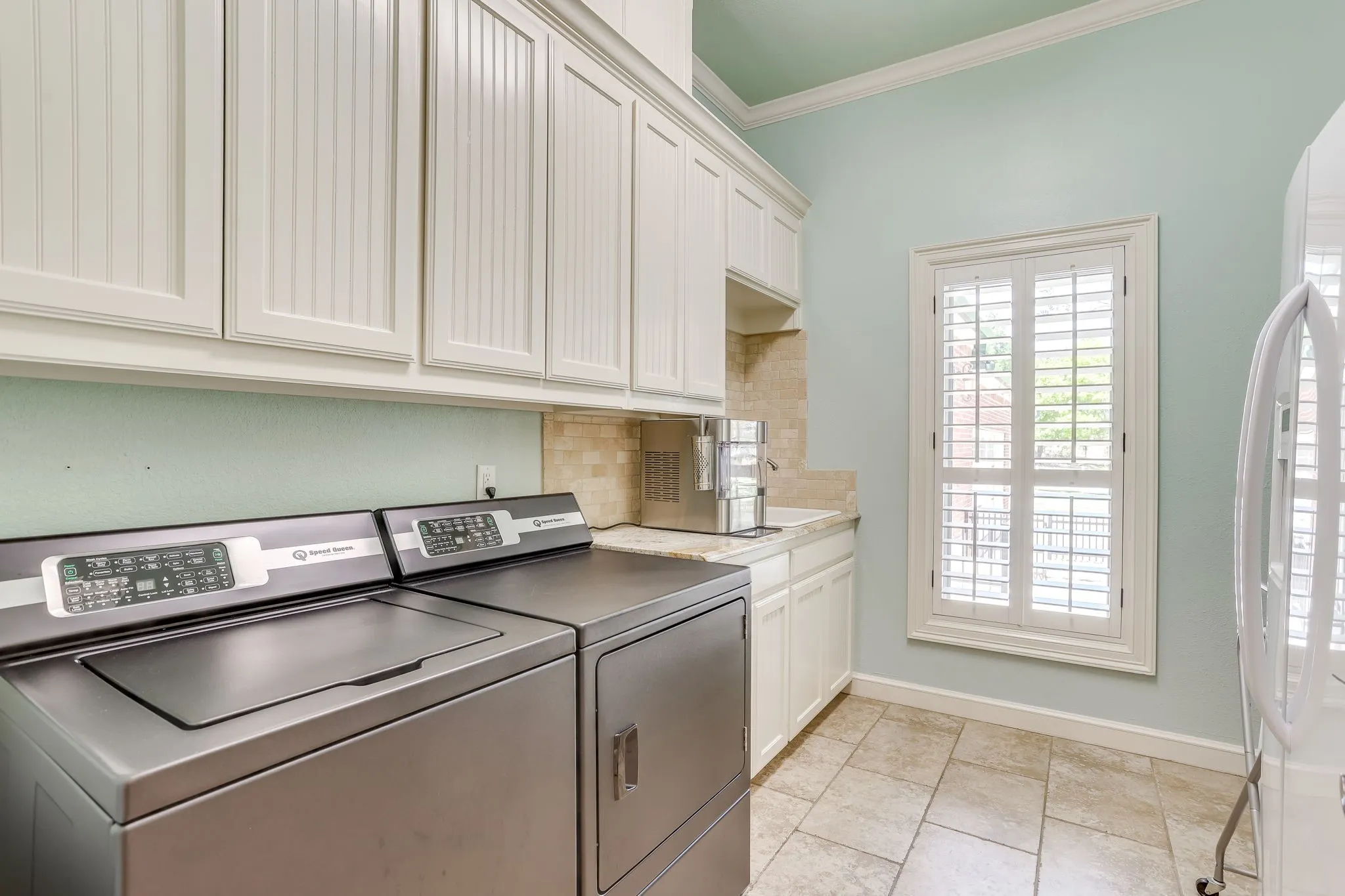 Single Family Residence For Sale in Parker County , 4600 E Bankhead Highway, Hudson Oaks, Texas 76087, 5 Bedroom, 6 Bathroom, 5 Garage spaces, 4,003 Sqft, built in 1986, mls#21330702, Real Estate Agent in Hudson Oaks, Homes For Sale in Parker county, Homes For Sale in Hudson Oaks, Realtor in Hudson Oaks Texas, Real Estate Brokerage Independent Realty Texas, Luminita Cordes Realtor