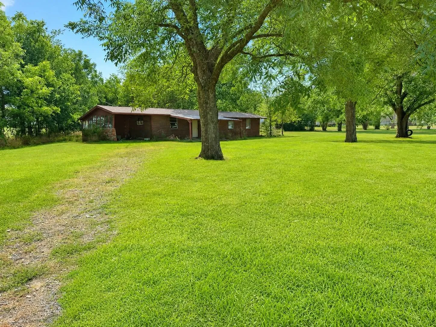 Single Family Residence For Sale in Van Zandt County , 34270 State hwy 64, Wills Point, Texas 75169, 2 Bedroom, 1 Bathroom, Garage spaces, 1,120 Sqft, built in 1961, mls#21330974, Real Estate Agent in Wills Point, Homes For Sale in Van Zandt county, Homes For Sale in Wills Point, Realtor in Wills Point Texas, Real Estate Brokerage Independent Realty Texas, Luminita Cordes Realtor