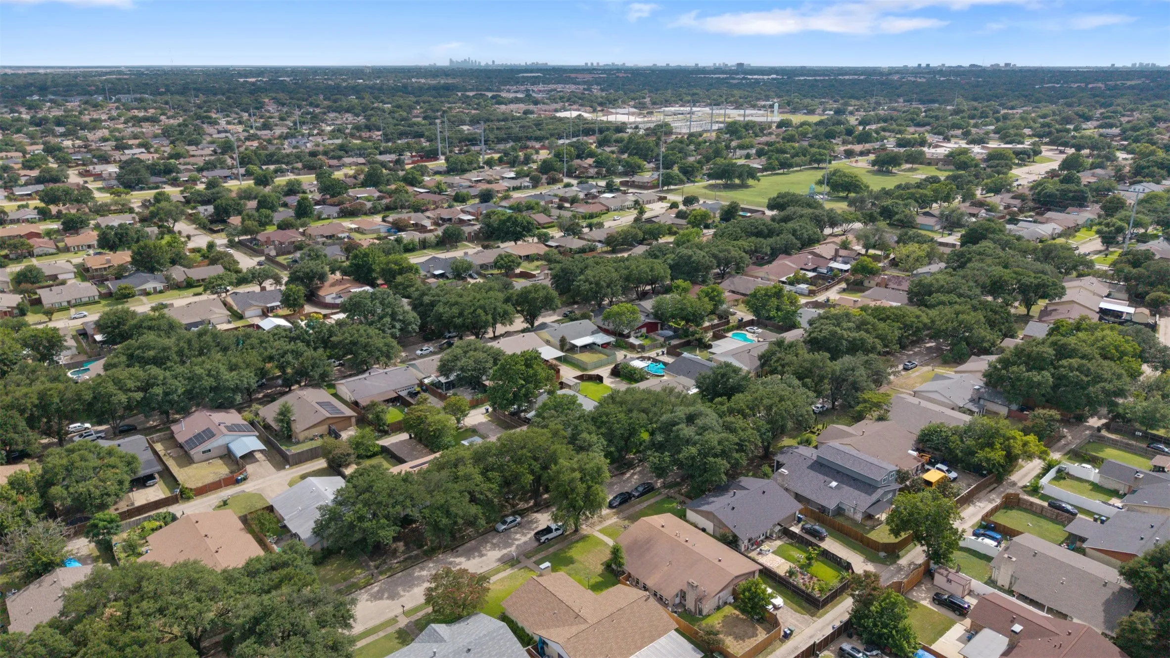 Single Family Residence For Sale in Dallas County , 2825 Pinewood Drive, Garland, Texas 75044, 3 Bedroom, 2 Bathroom, Garage spaces, 1,933 Sqft, built in 1973, mls#21324414, Real Estate Agent in Garland, Homes For Sale in Dallas county, Homes For Sale in Garland, Realtor in Garland Texas, Real Estate Brokerage Independent Realty Texas, Luminita Cordes Realtor