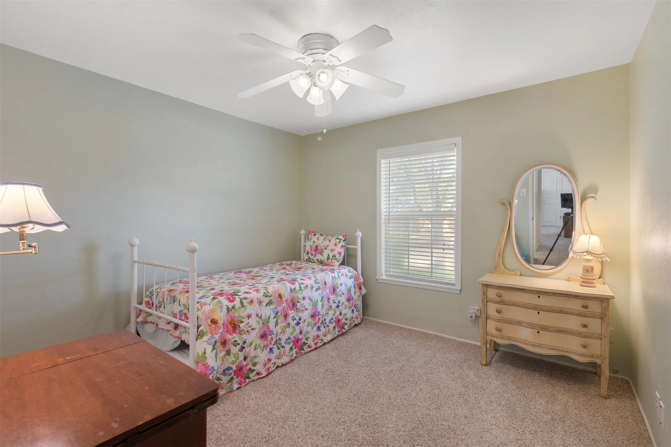 Single Family Residence For Sale in Dallas County , 2825 Pinewood Drive, Garland, Texas 75044, 3 Bedroom, 2 Bathroom, Garage spaces, 1,933 Sqft, built in 1973, mls#21324414, Real Estate Agent in Garland, Homes For Sale in Dallas county, Homes For Sale in Garland, Realtor in Garland Texas, Real Estate Brokerage Independent Realty Texas, Luminita Cordes Realtor