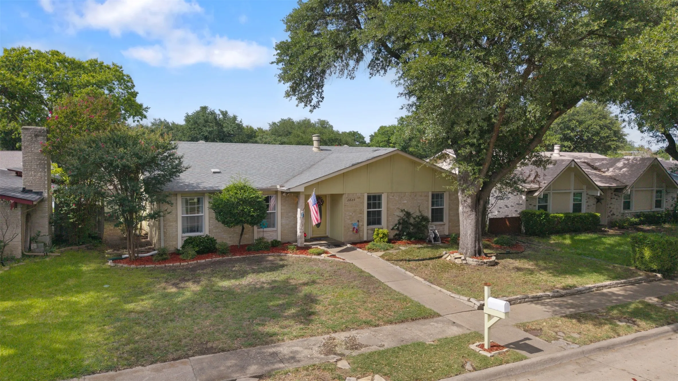 Single Family Residence For Sale in Dallas County , 2825 Pinewood Drive, Garland, Texas 75044, 3 Bedroom, 2 Bathroom, Garage spaces, 1,933 Sqft, built in 1973, mls#21324414, Real Estate Agent in Garland, Homes For Sale in Dallas county, Homes For Sale in Garland, Realtor in Garland Texas, Real Estate Brokerage Independent Realty Texas, Luminita Cordes Realtor