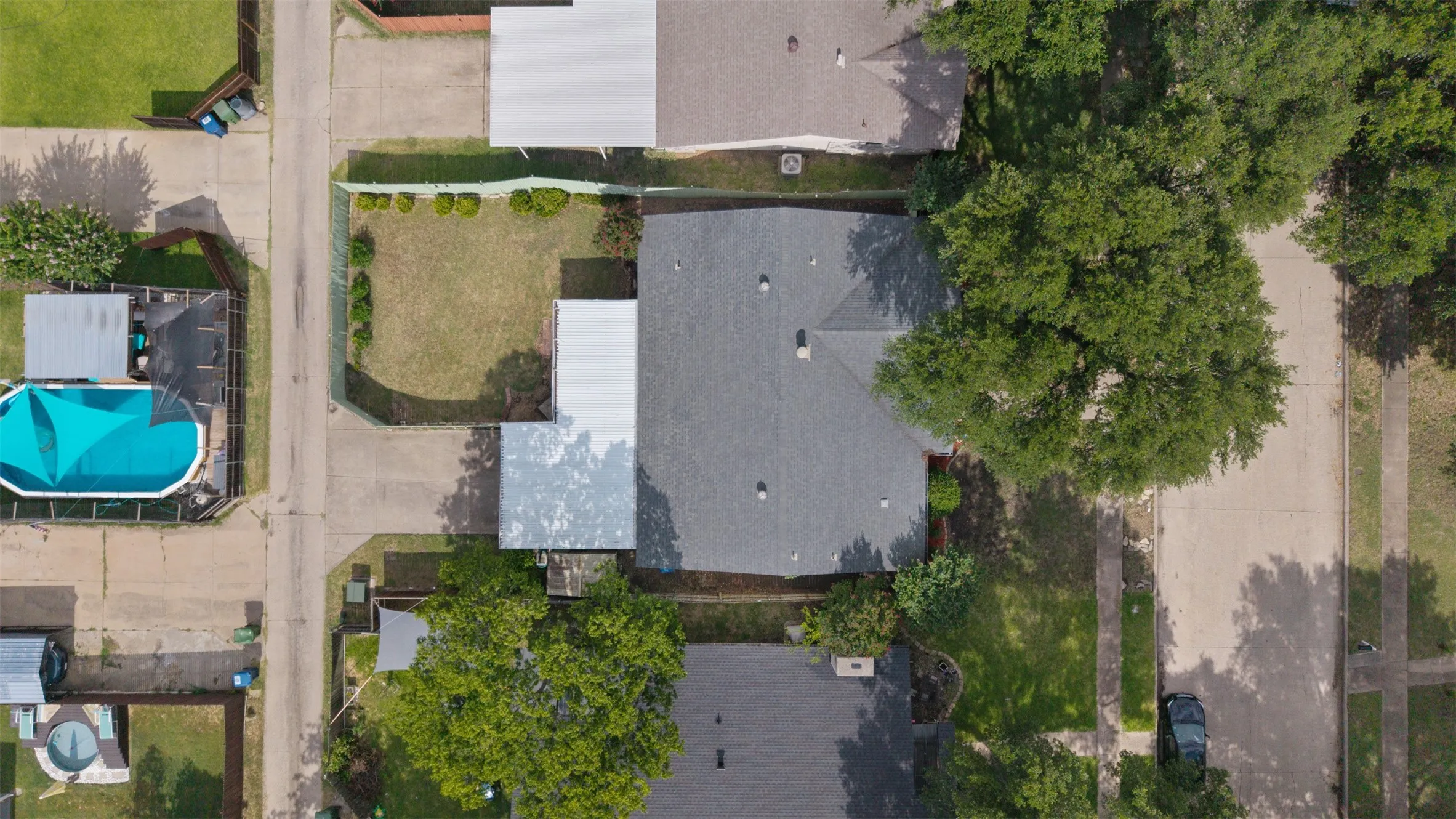 Single Family Residence For Sale in Dallas County , 2825 Pinewood Drive, Garland, Texas 75044, 3 Bedroom, 2 Bathroom, Garage spaces, 1,933 Sqft, built in 1973, mls#21324414, Real Estate Agent in Garland, Homes For Sale in Dallas county, Homes For Sale in Garland, Realtor in Garland Texas, Real Estate Brokerage Independent Realty Texas, Luminita Cordes Realtor