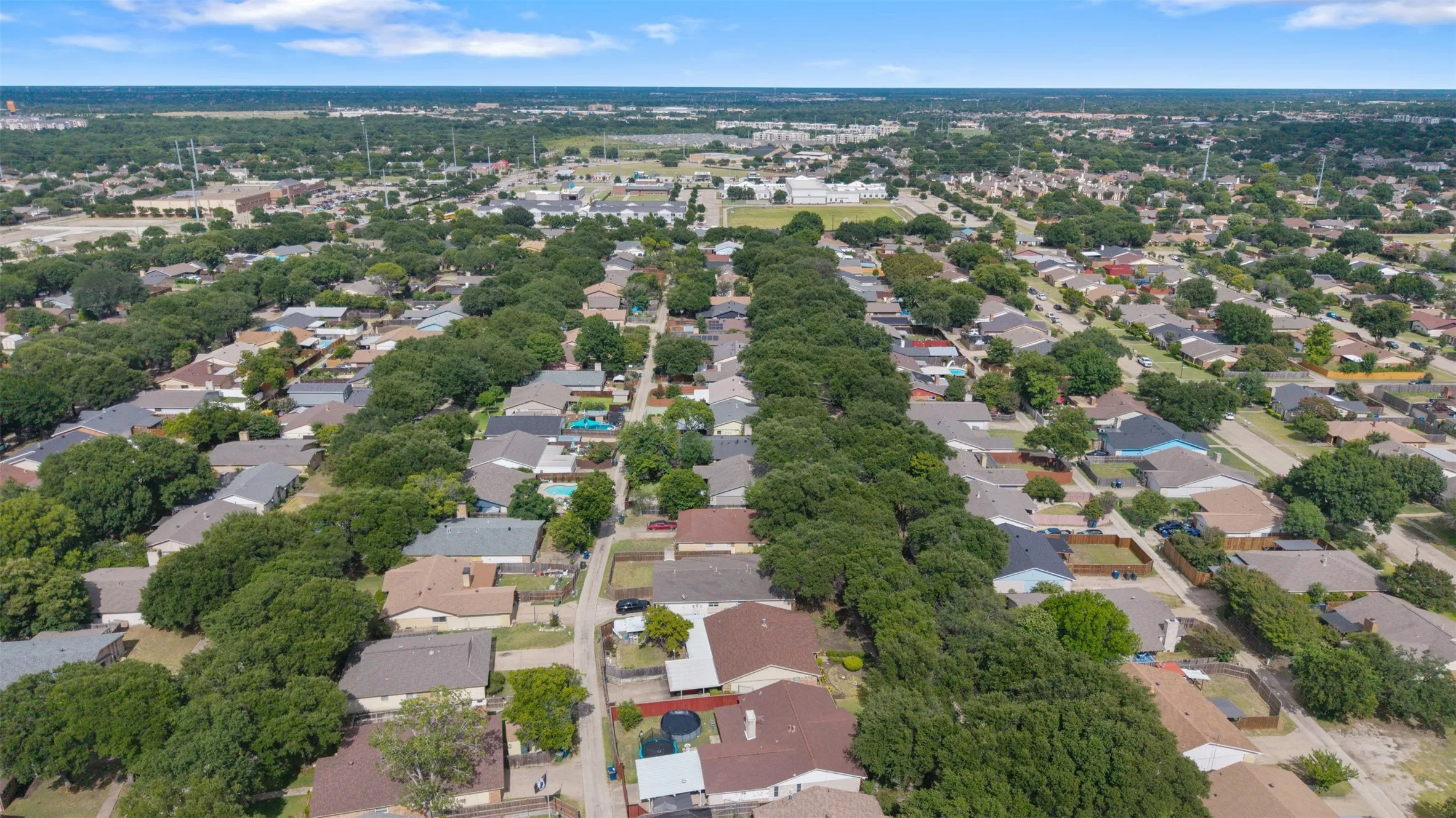 Located only 3 miles east of I-75 and Arapaho 2825 Pinewood is at the Richardson/Garland border and central to everything in DFW!