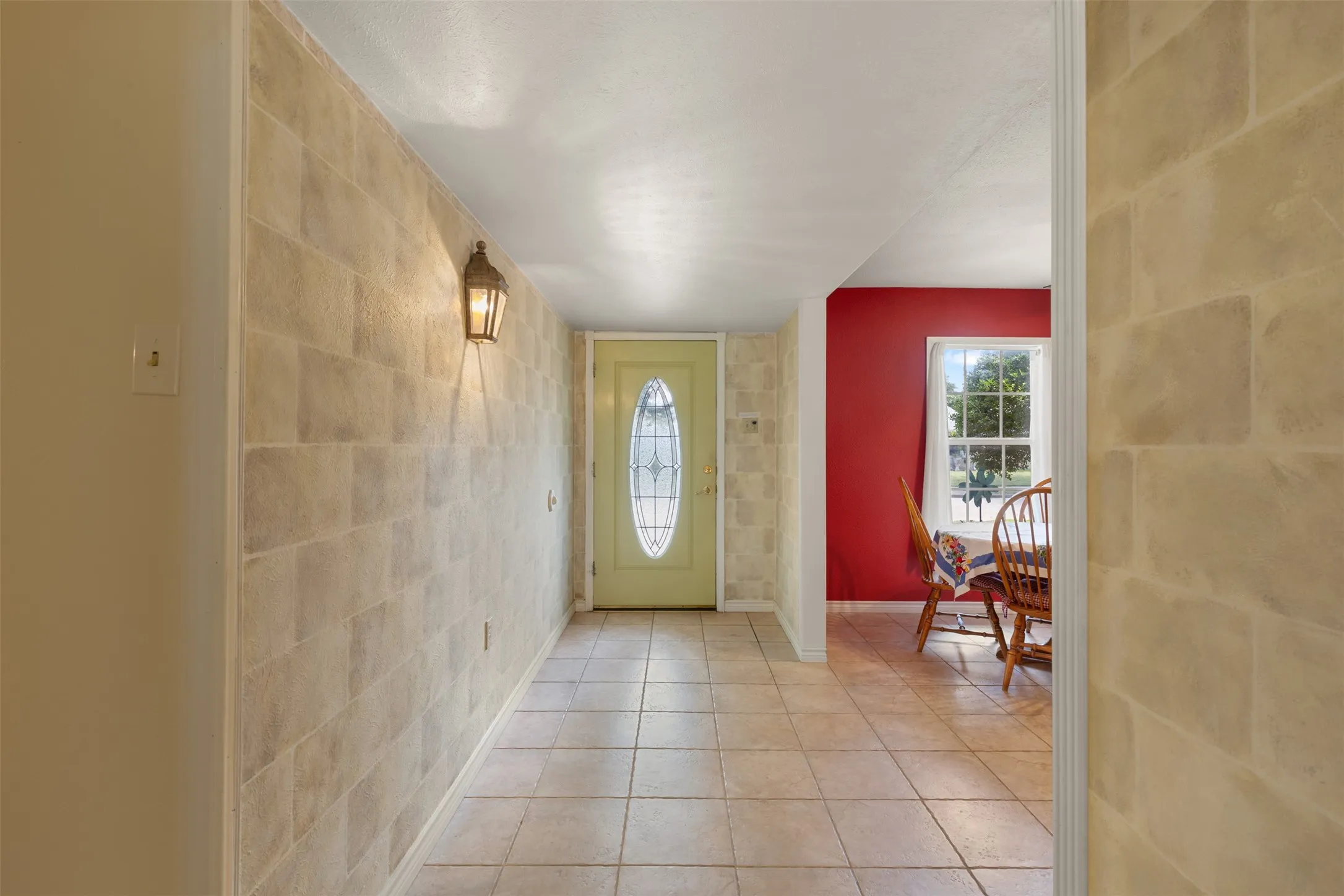 Single Family Residence For Sale in Dallas County , 2825 Pinewood Drive, Garland, Texas 75044, 3 Bedroom, 2 Bathroom, Garage spaces, 1,933 Sqft, built in 1973, mls#21324414, Real Estate Agent in Garland, Homes For Sale in Dallas county, Homes For Sale in Garland, Realtor in Garland Texas, Real Estate Brokerage Independent Realty Texas, Luminita Cordes Realtor