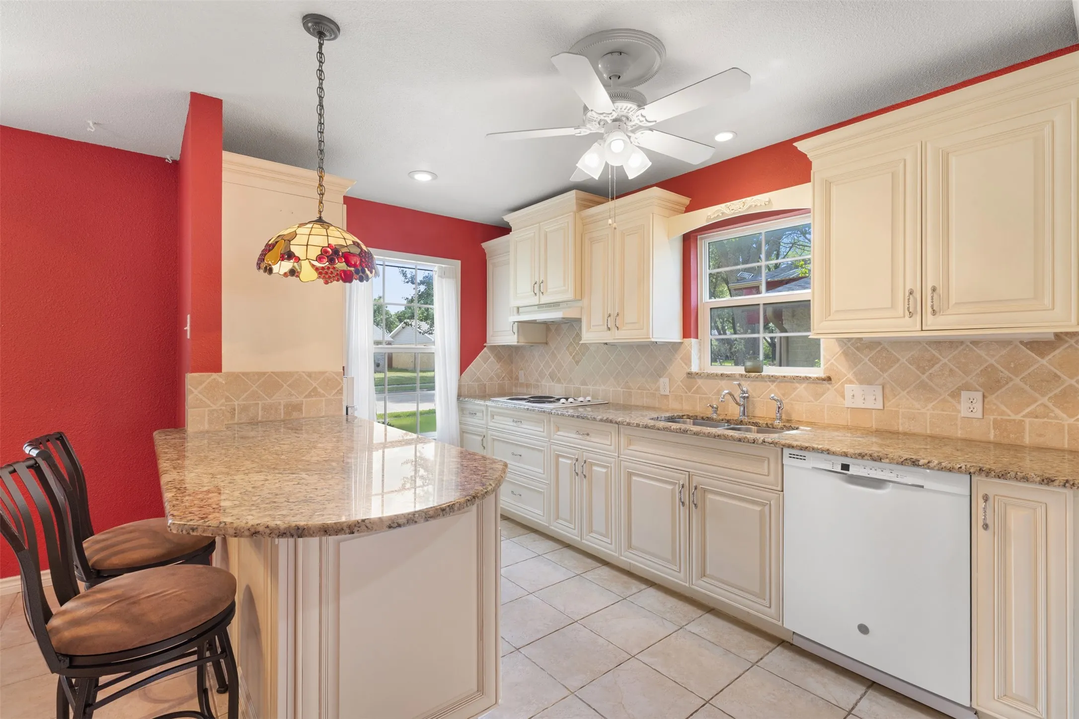 Single Family Residence For Sale in Dallas County , 2825 Pinewood Drive, Garland, Texas 75044, 3 Bedroom, 2 Bathroom, Garage spaces, 1,933 Sqft, built in 1973, mls#21324414, Real Estate Agent in Garland, Homes For Sale in Dallas county, Homes For Sale in Garland, Realtor in Garland Texas, Real Estate Brokerage Independent Realty Texas, Luminita Cordes Realtor