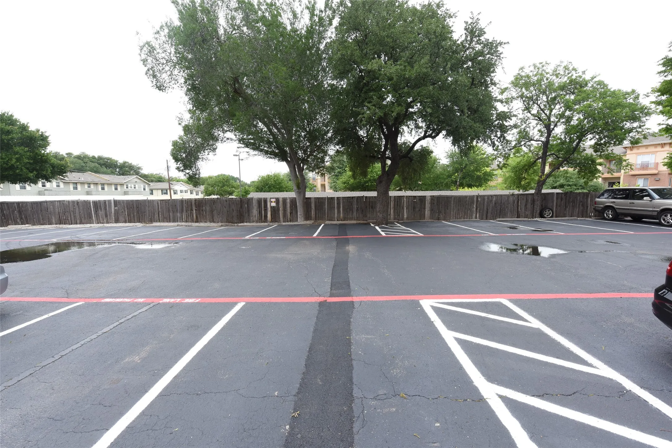 Apartment For Rent in Dallas County , 2833 Kings Road 210, Dallas, Texas 75219, 1 Bedroom, 1 Bathroom, Garage spaces, 630 Sqft, built in 1964, mls#21331002, Real Estate Agent in Dallas, Homes For Rent in Dallas county, Homes For Rent in Dallas, Realtor in Dallas Texas, Real Estate Brokerage Independent Realty Texas, Luminita Cordes Realtor