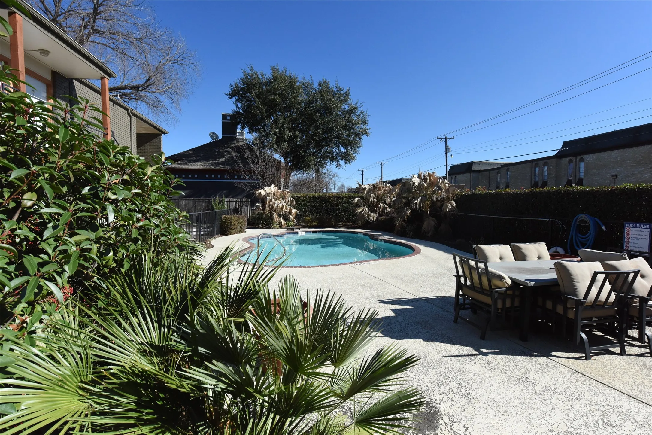 Apartment For Rent in Dallas County , 2833 Kings Road 210, Dallas, Texas 75219, 1 Bedroom, 1 Bathroom, Garage spaces, 630 Sqft, built in 1964, mls#21331002, Real Estate Agent in Dallas, Homes For Rent in Dallas county, Homes For Rent in Dallas, Realtor in Dallas Texas, Real Estate Brokerage Independent Realty Texas, Luminita Cordes Realtor