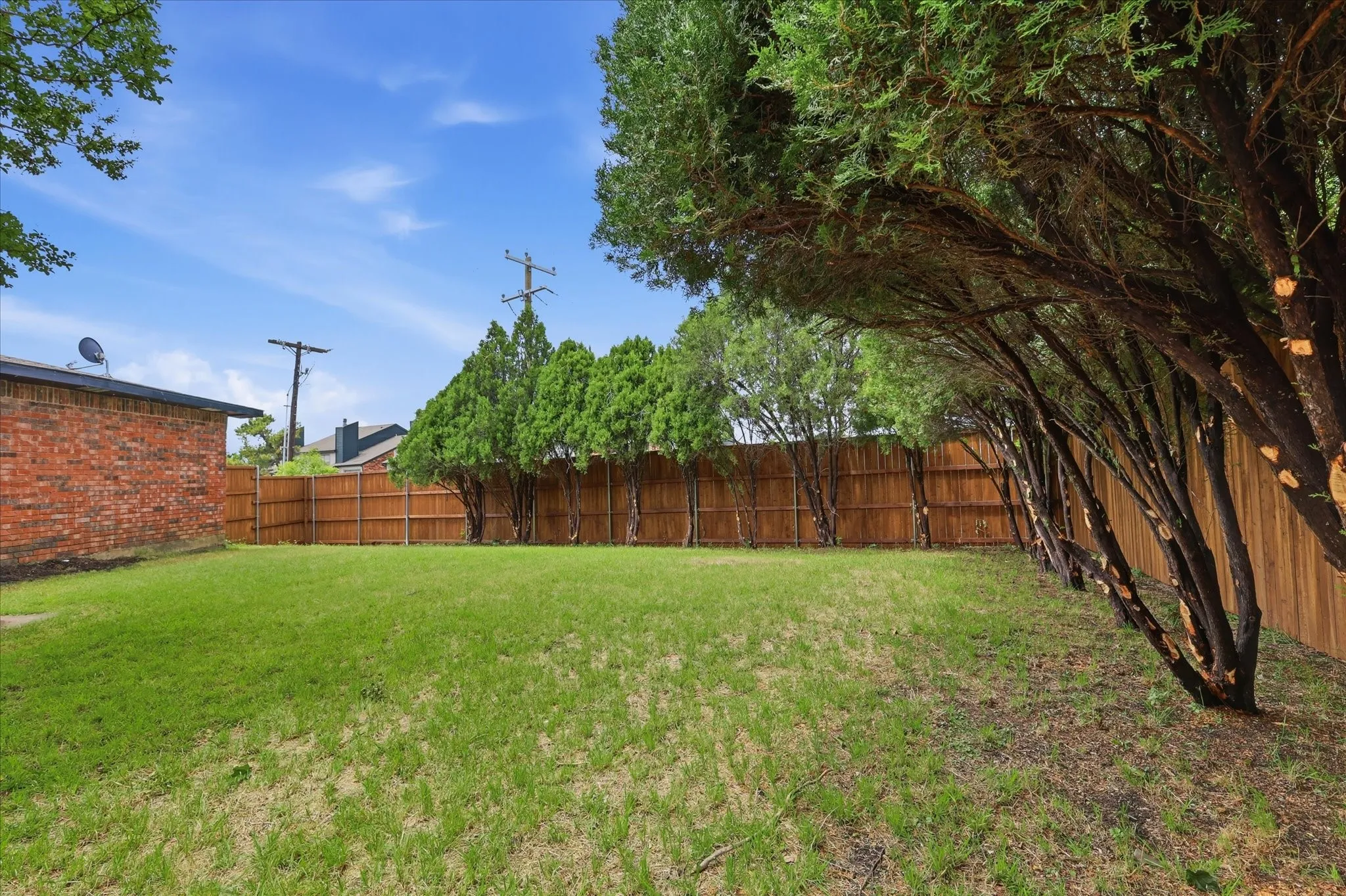 Single Family Residence For Sale in Denton County , 2903 Winterberry Drive, Carrollton, Texas 75007, 3 Bedroom, 2 Bathroom, 2 Garage spaces, 1,514 Sqft, built in 1977, mls#21331015, Real Estate Agent in Carrollton, Homes For Sale in Denton county, Homes For Sale in Carrollton, Realtor in Carrollton Texas, Real Estate Brokerage Independent Realty Texas, Luminita Cordes Realtor