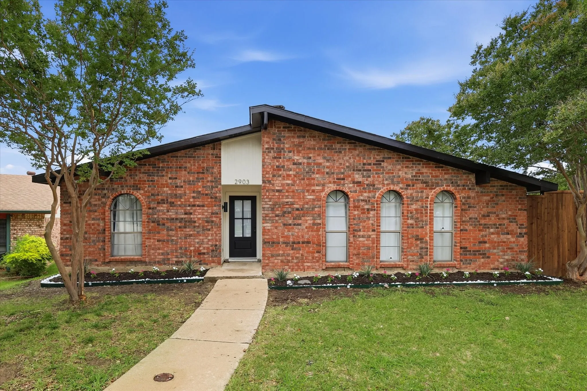 Single Family Residence For Sale in Denton County , 2903 Winterberry Drive, Carrollton, Texas 75007, 3 Bedroom, 2 Bathroom, 2 Garage spaces, 1,514 Sqft, built in 1977, mls#21331015, Real Estate Agent in Carrollton, Homes For Sale in Denton county, Homes For Sale in Carrollton, Realtor in Carrollton Texas, Real Estate Brokerage Independent Realty Texas, Luminita Cordes Realtor