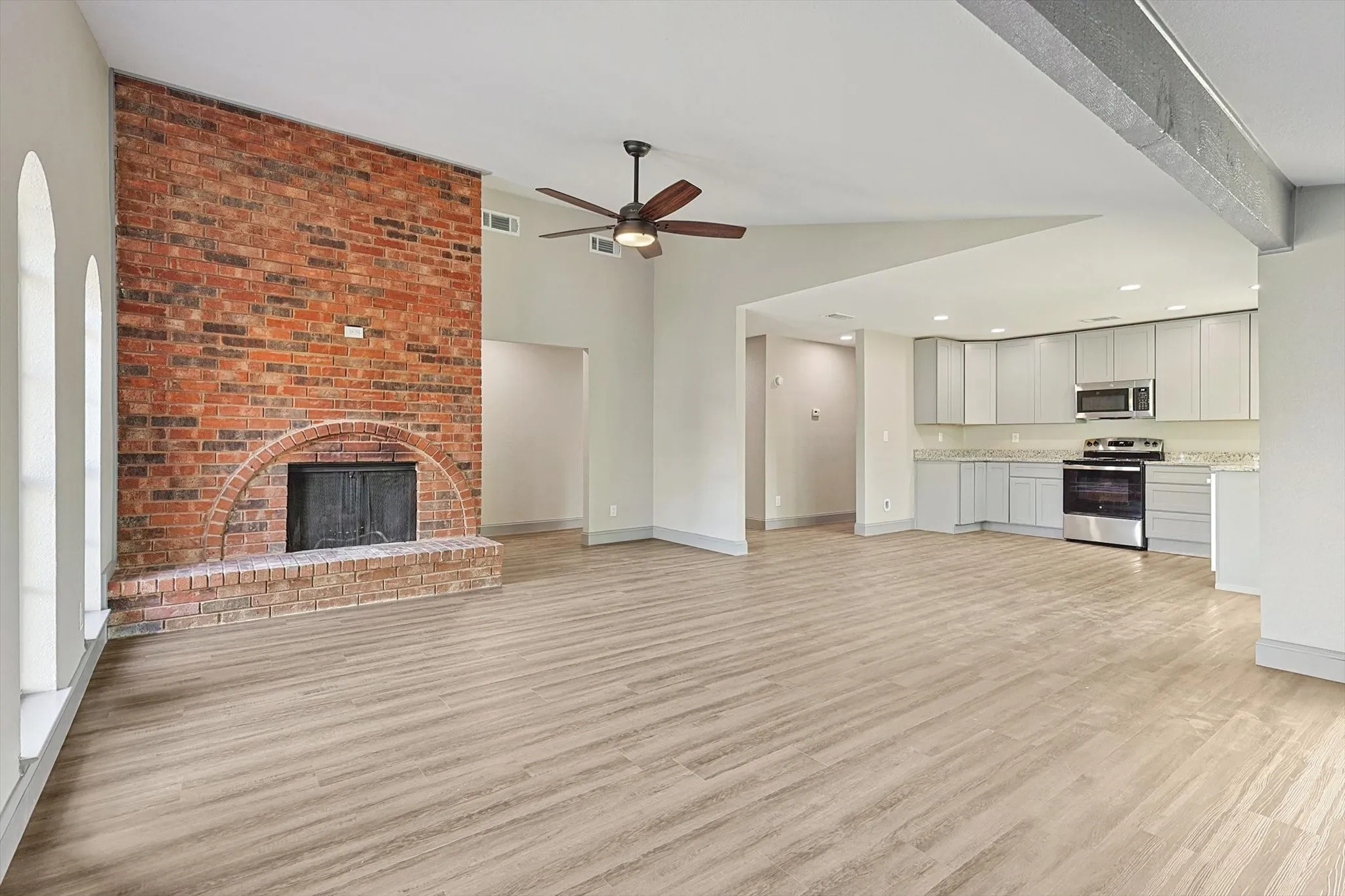Single Family Residence For Sale in Denton County , 2903 Winterberry Drive, Carrollton, Texas 75007, 3 Bedroom, 2 Bathroom, 2 Garage spaces, 1,514 Sqft, built in 1977, mls#21331015, Real Estate Agent in Carrollton, Homes For Sale in Denton county, Homes For Sale in Carrollton, Realtor in Carrollton Texas, Real Estate Brokerage Independent Realty Texas, Luminita Cordes Realtor