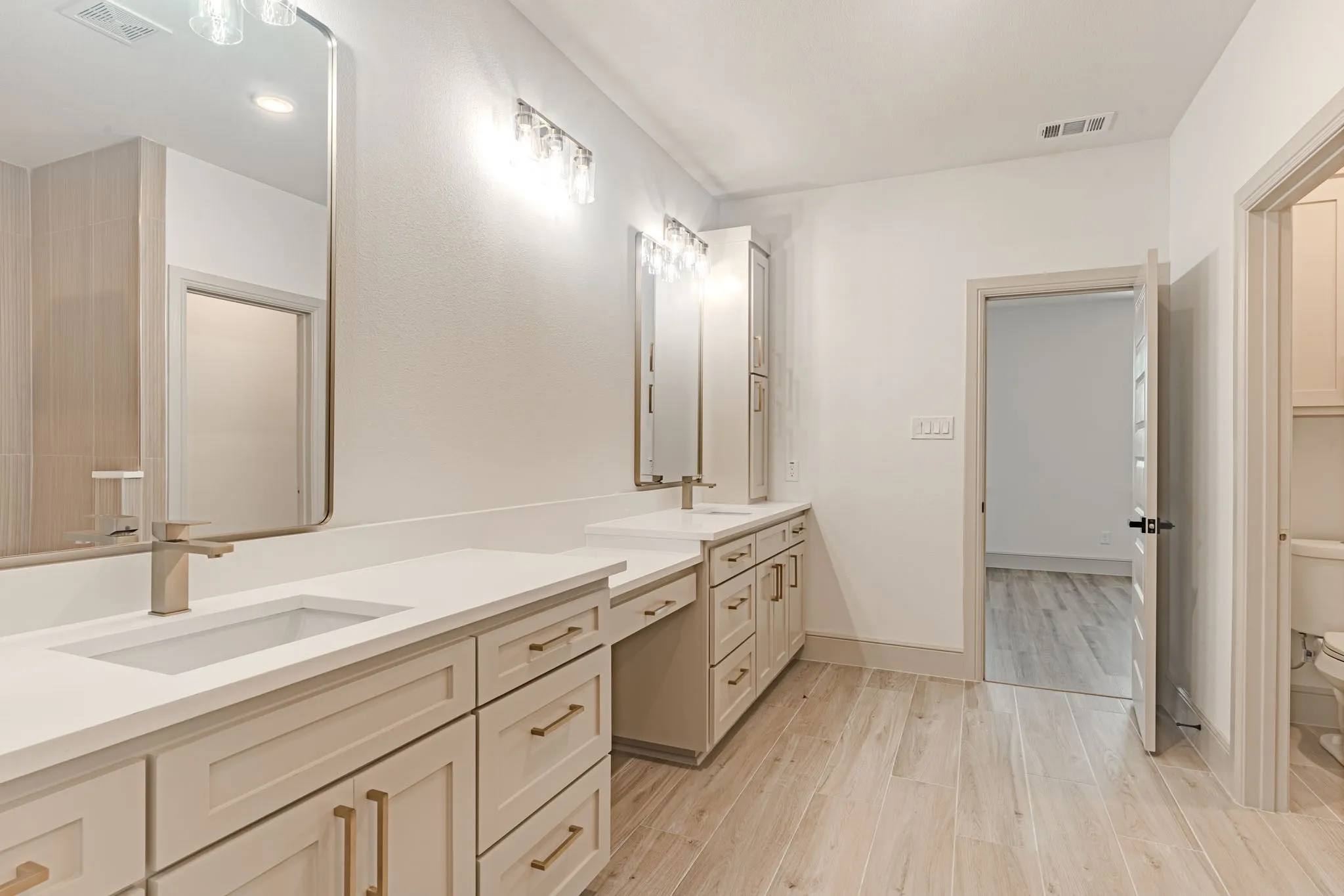 Single Family Residence For Sale in Hood County , 5712 Stonegate Circle, Granbury, Texas 76048, 4 Bedroom, 2 Bathroom, 3 Garage spaces, 1,871 Sqft, built in 2026, mls#21331018, Real Estate Agent in Granbury, Homes For Sale in Hood county, Homes For Sale in Granbury, Realtor in Granbury Texas, Real Estate Brokerage Independent Realty Texas, Luminita Cordes Realtor
