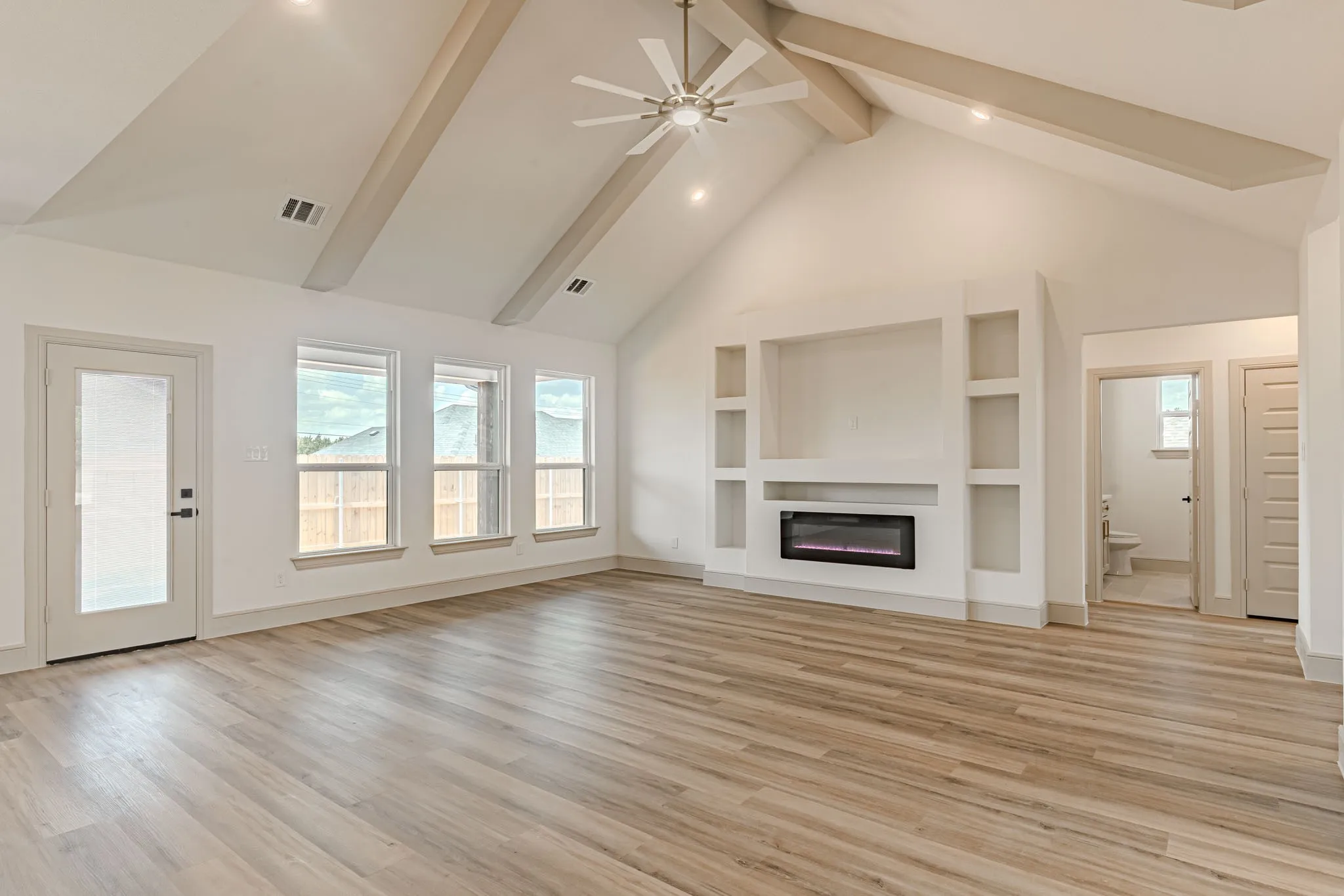 Single Family Residence For Sale in Hood County , 5712 Stonegate Circle, Granbury, Texas 76048, 4 Bedroom, 2 Bathroom, 3 Garage spaces, 1,871 Sqft, built in 2026, mls#21331018, Real Estate Agent in Granbury, Homes For Sale in Hood county, Homes For Sale in Granbury, Realtor in Granbury Texas, Real Estate Brokerage Independent Realty Texas, Luminita Cordes Realtor