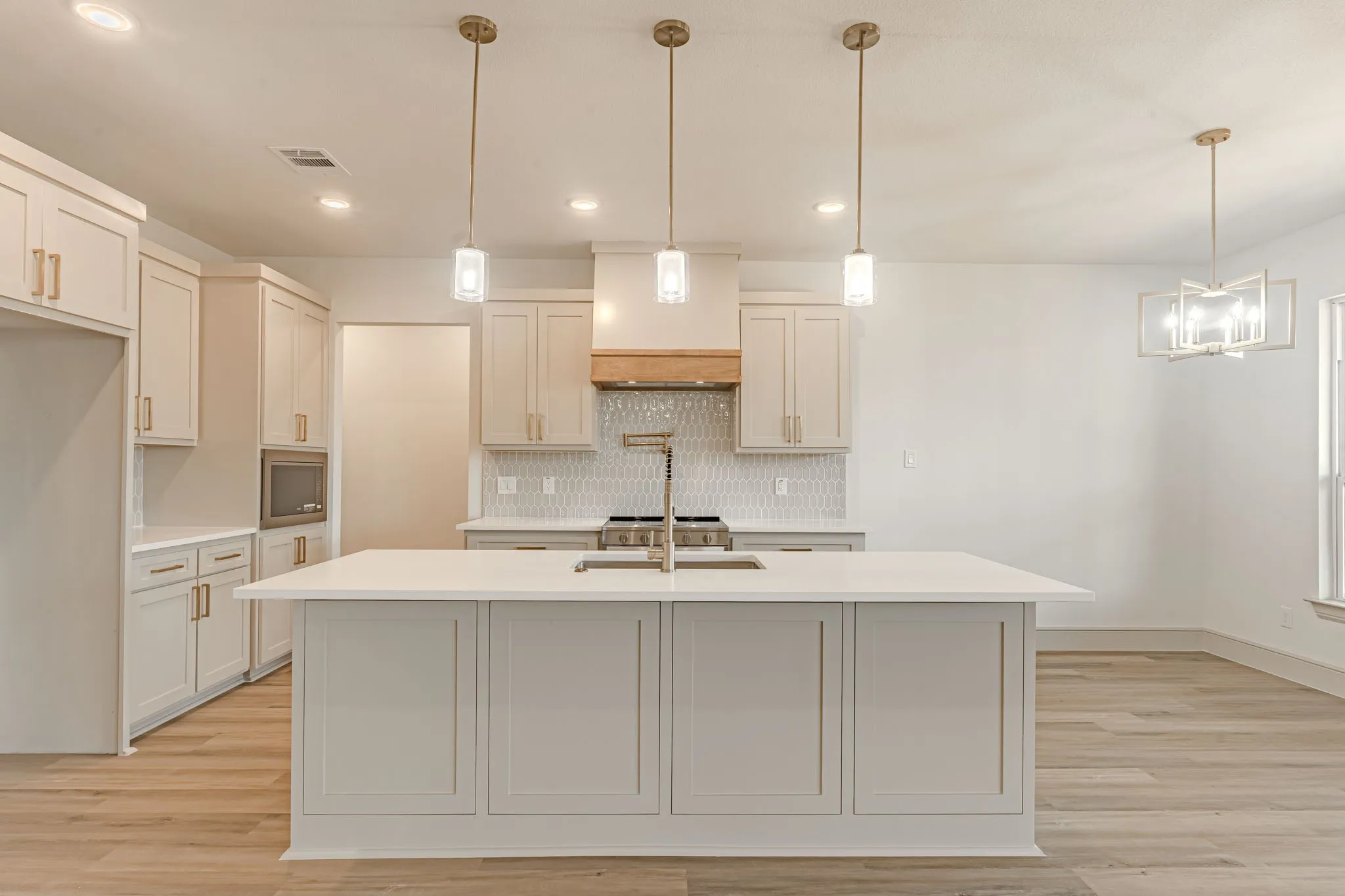 Single Family Residence For Sale in Hood County , 5712 Stonegate Circle, Granbury, Texas 76048, 4 Bedroom, 2 Bathroom, 3 Garage spaces, 1,871 Sqft, built in 2026, mls#21331018, Real Estate Agent in Granbury, Homes For Sale in Hood county, Homes For Sale in Granbury, Realtor in Granbury Texas, Real Estate Brokerage Independent Realty Texas, Luminita Cordes Realtor