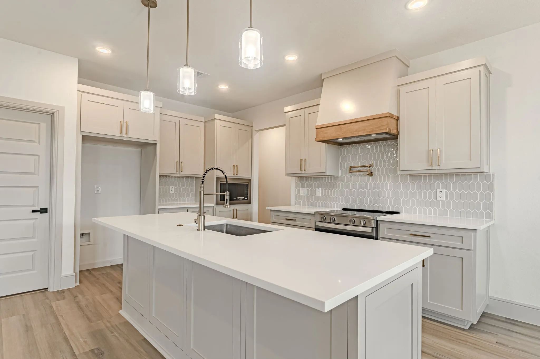 Single Family Residence For Sale in Hood County , 5712 Stonegate Circle, Granbury, Texas 76048, 4 Bedroom, 2 Bathroom, 3 Garage spaces, 1,871 Sqft, built in 2026, mls#21331018, Real Estate Agent in Granbury, Homes For Sale in Hood county, Homes For Sale in Granbury, Realtor in Granbury Texas, Real Estate Brokerage Independent Realty Texas, Luminita Cordes Realtor