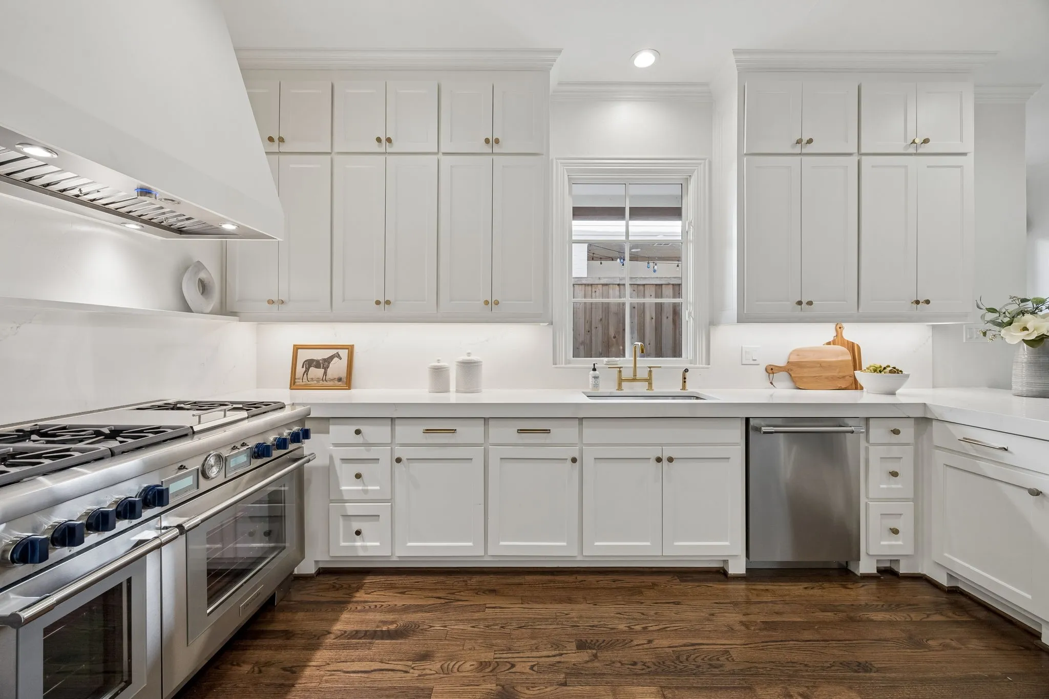 Single Family Residence For Sale in Dallas County , 4318 Emerson Avenue, University Park, Texas 75205, 4 Bedrooms, 5 Bathrooms, 2 Garage spaces, 3,430 Sqft, built in 2007, Price $1,886,000, mls#21330076, Real Estate Agent in University Park, Homes For Sale in Dallas county, Homes For Sale in University Park, Realtor in University Park Texas, Real Estate Brokerage Independent Realty Texas, Luminita Cordes Realtor