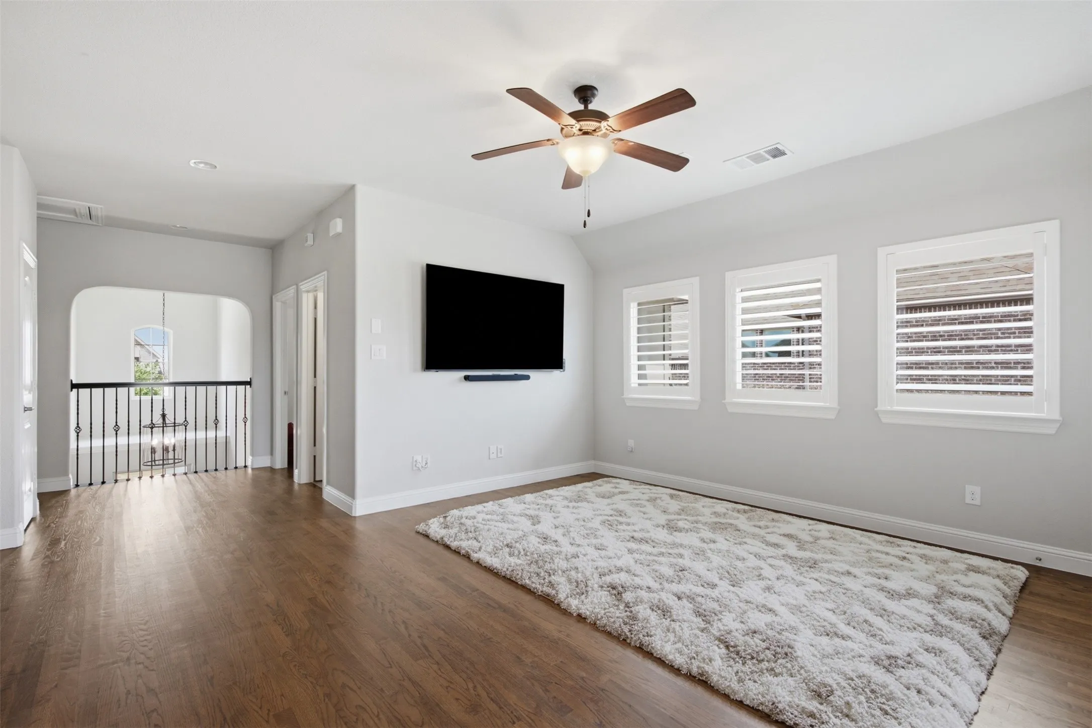 Single Family Residence For Sale in Collin County , 13830 Vera Cruz Road, Frisco, Texas 75034, 5 Bedroom, 4 Bathroom, 2 Garage spaces, 3,934 Sqft, built in 2016, mls#21329087, Real Estate Agent in Frisco, Homes For Sale in Collin county, Homes For Sale in Frisco, Realtor in Frisco Texas, Real Estate Brokerage Independent Realty Texas, Luminita Cordes Realtor