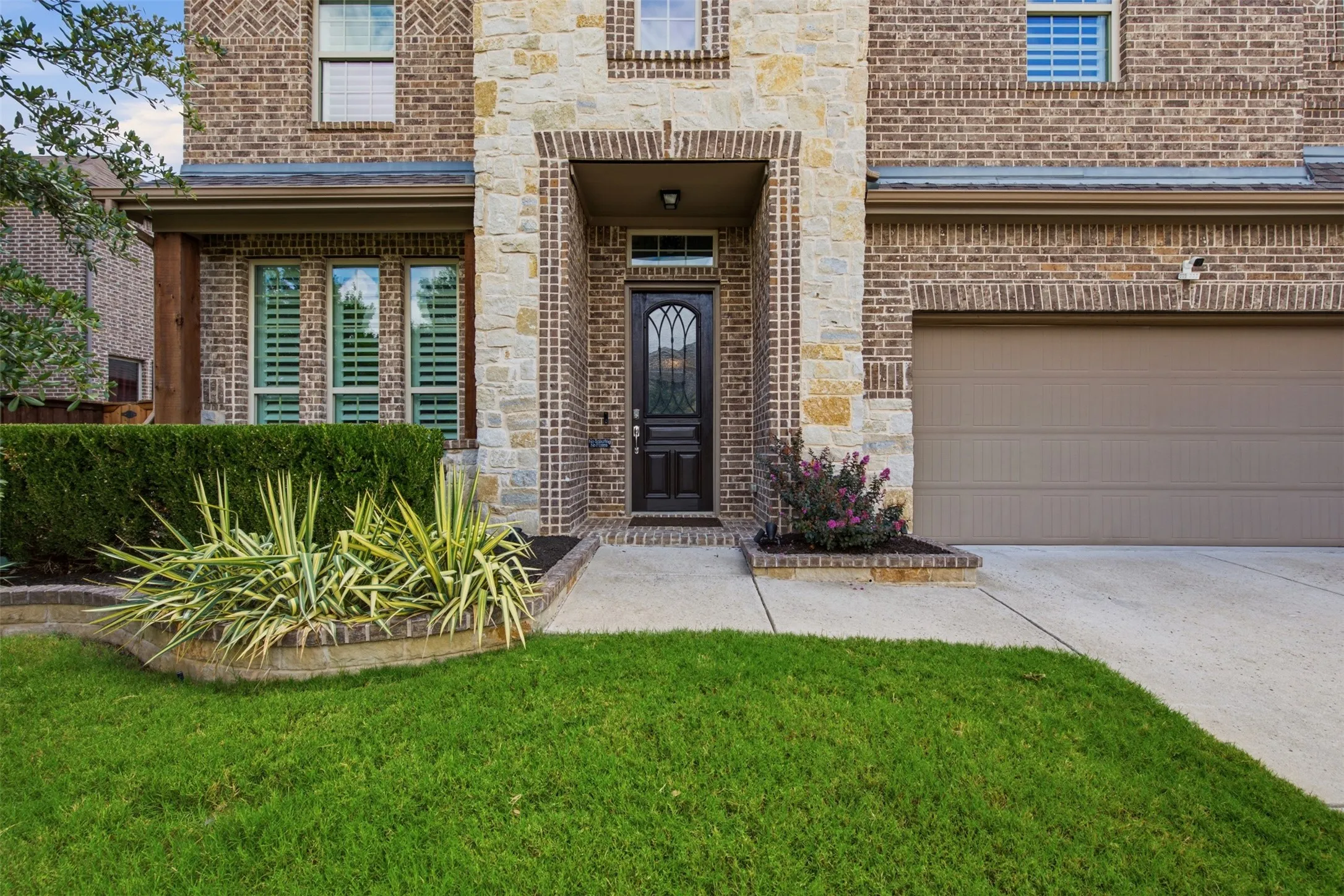 Single Family Residence For Sale in Collin County , 13830 Vera Cruz Road, Frisco, Texas 75034, 5 Bedroom, 4 Bathroom, 2 Garage spaces, 3,934 Sqft, built in 2016, mls#21329087, Real Estate Agent in Frisco, Homes For Sale in Collin county, Homes For Sale in Frisco, Realtor in Frisco Texas, Real Estate Brokerage Independent Realty Texas, Luminita Cordes Realtor