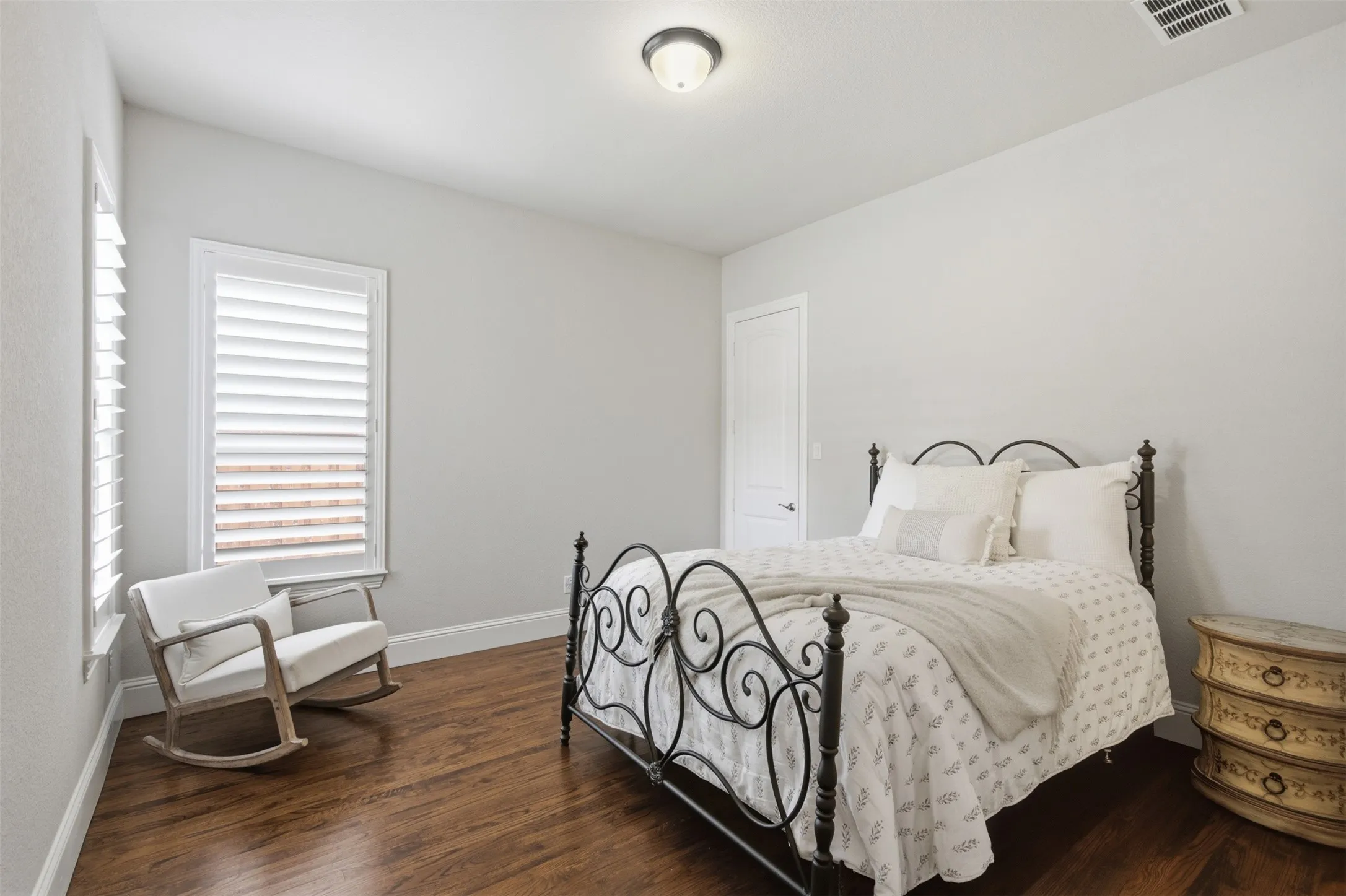 Single Family Residence For Sale in Collin County , 13830 Vera Cruz Road, Frisco, Texas 75034, 5 Bedroom, 4 Bathroom, 2 Garage spaces, 3,934 Sqft, built in 2016, mls#21329087, Real Estate Agent in Frisco, Homes For Sale in Collin county, Homes For Sale in Frisco, Realtor in Frisco Texas, Real Estate Brokerage Independent Realty Texas, Luminita Cordes Realtor