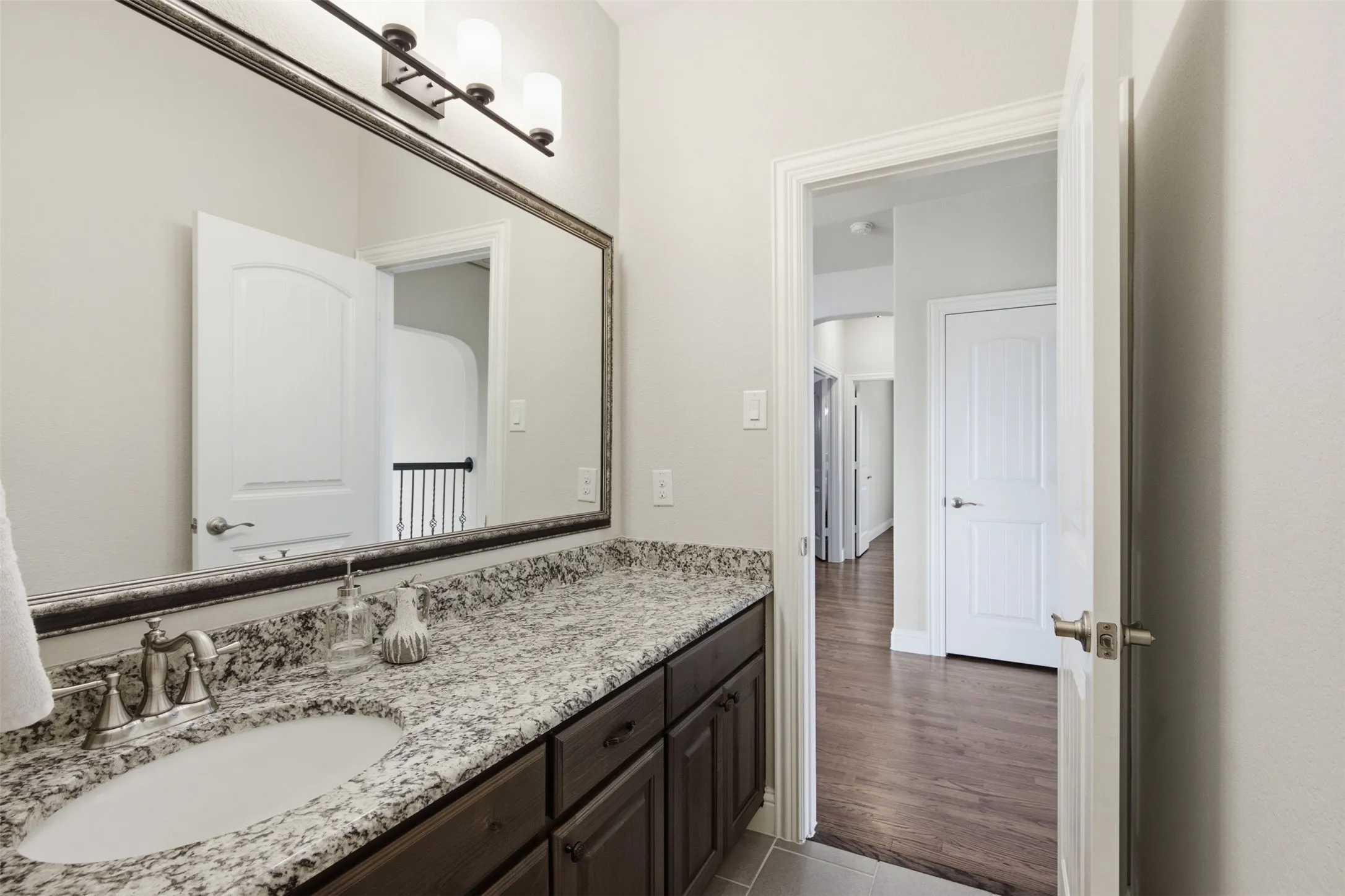 Single Family Residence For Sale in Collin County , 13830 Vera Cruz Road, Frisco, Texas 75034, 5 Bedroom, 4 Bathroom, 2 Garage spaces, 3,934 Sqft, built in 2016, mls#21329087, Real Estate Agent in Frisco, Homes For Sale in Collin county, Homes For Sale in Frisco, Realtor in Frisco Texas, Real Estate Brokerage Independent Realty Texas, Luminita Cordes Realtor