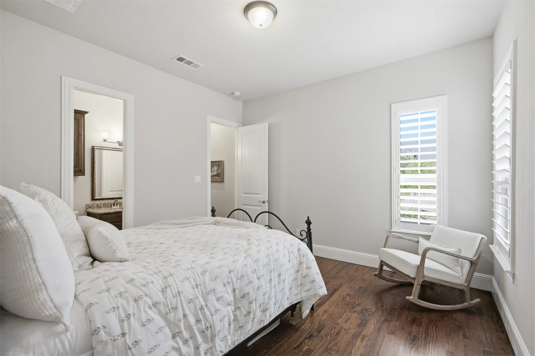 Single Family Residence For Sale in Collin County , 13830 Vera Cruz Road, Frisco, Texas 75034, 5 Bedroom, 4 Bathroom, 2 Garage spaces, 3,934 Sqft, built in 2016, mls#21329087, Real Estate Agent in Frisco, Homes For Sale in Collin county, Homes For Sale in Frisco, Realtor in Frisco Texas, Real Estate Brokerage Independent Realty Texas, Luminita Cordes Realtor