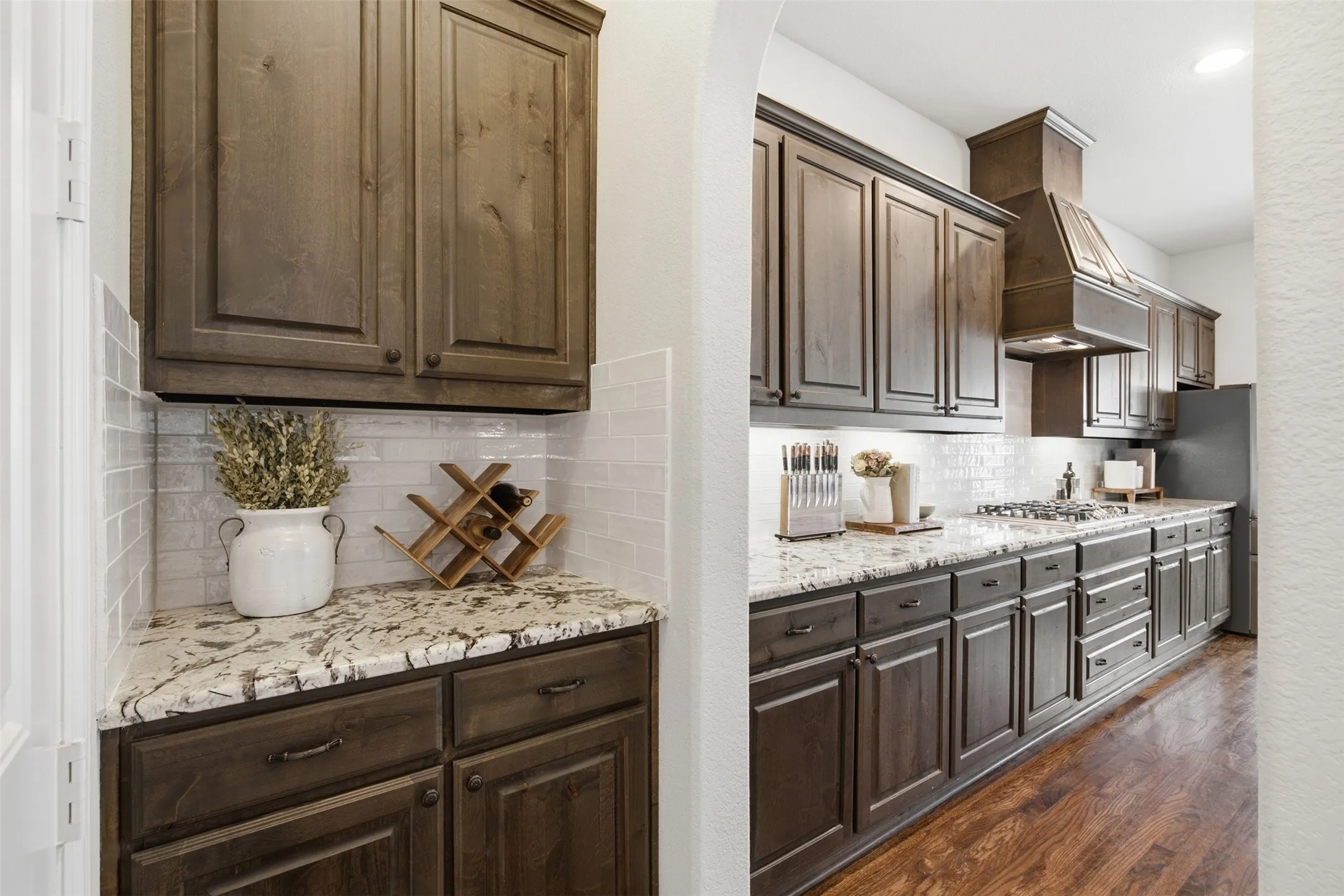 Single Family Residence For Sale in Collin County , 13830 Vera Cruz Road, Frisco, Texas 75034, 5 Bedroom, 4 Bathroom, 2 Garage spaces, 3,934 Sqft, built in 2016, mls#21329087, Real Estate Agent in Frisco, Homes For Sale in Collin county, Homes For Sale in Frisco, Realtor in Frisco Texas, Real Estate Brokerage Independent Realty Texas, Luminita Cordes Realtor