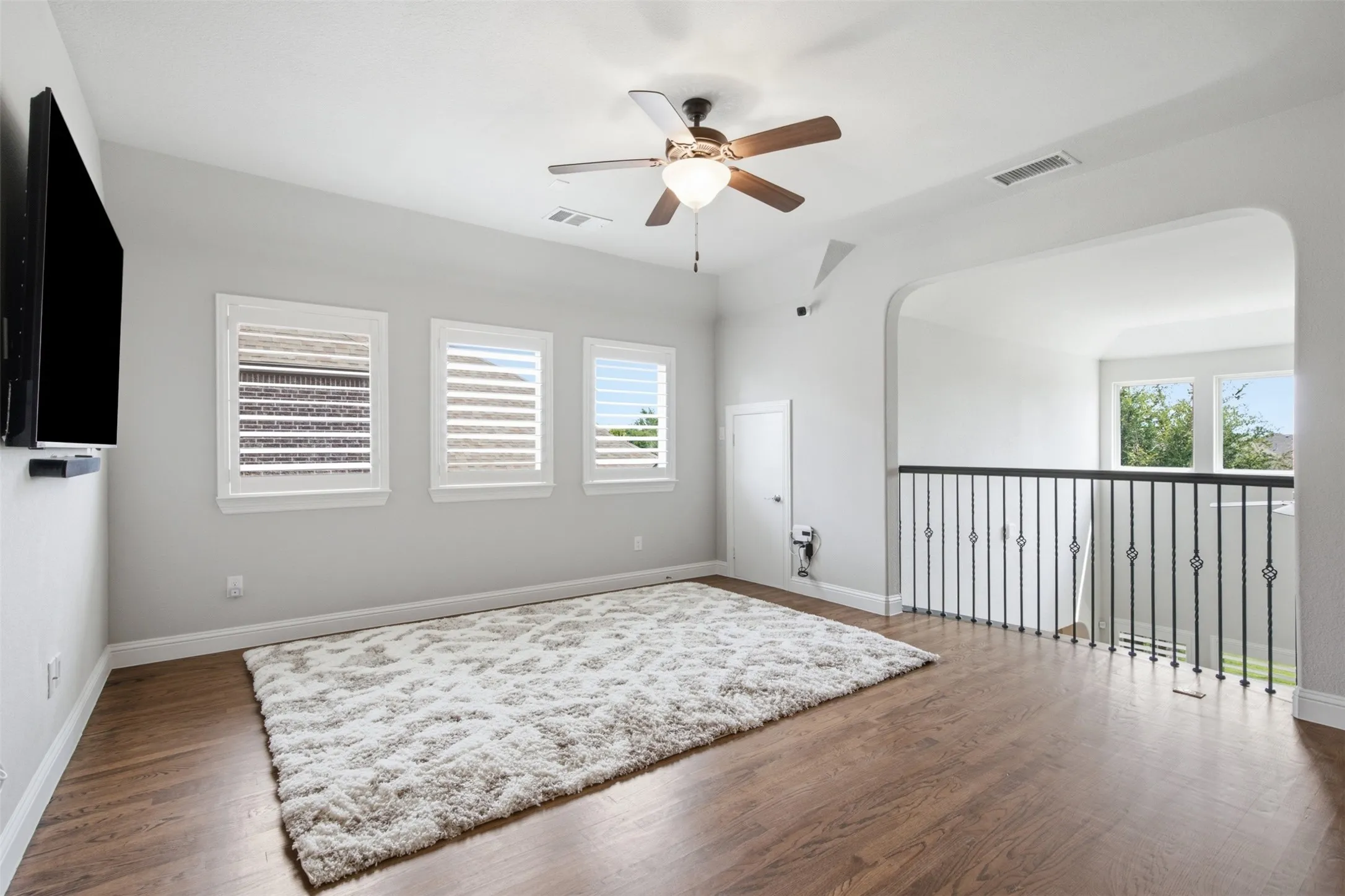 Single Family Residence For Sale in Collin County , 13830 Vera Cruz Road, Frisco, Texas 75034, 5 Bedroom, 4 Bathroom, 2 Garage spaces, 3,934 Sqft, built in 2016, mls#21329087, Real Estate Agent in Frisco, Homes For Sale in Collin county, Homes For Sale in Frisco, Realtor in Frisco Texas, Real Estate Brokerage Independent Realty Texas, Luminita Cordes Realtor