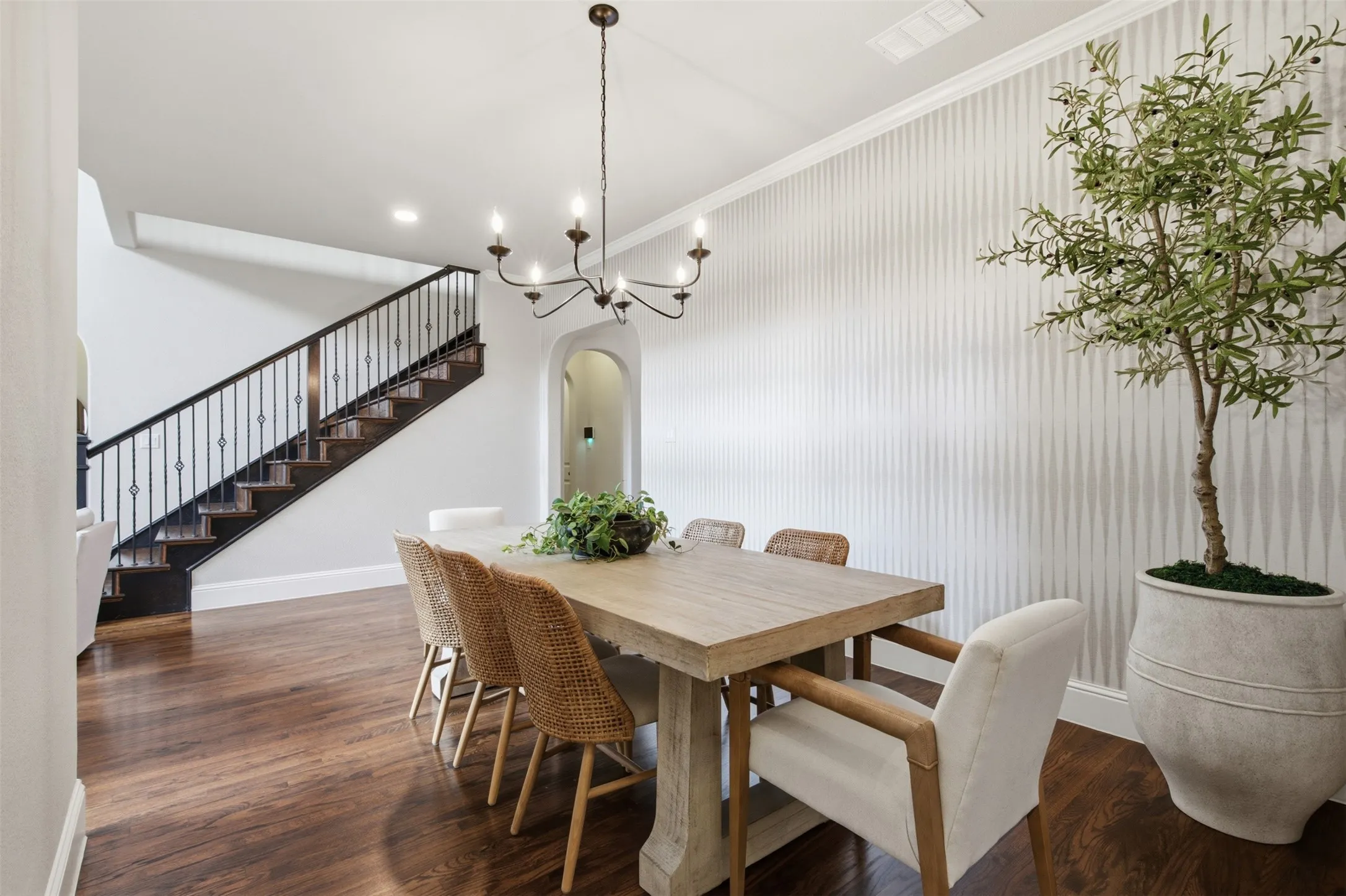 Single Family Residence For Sale in Collin County , 13830 Vera Cruz Road, Frisco, Texas 75034, 5 Bedroom, 4 Bathroom, 2 Garage spaces, 3,934 Sqft, built in 2016, mls#21329087, Real Estate Agent in Frisco, Homes For Sale in Collin county, Homes For Sale in Frisco, Realtor in Frisco Texas, Real Estate Brokerage Independent Realty Texas, Luminita Cordes Realtor