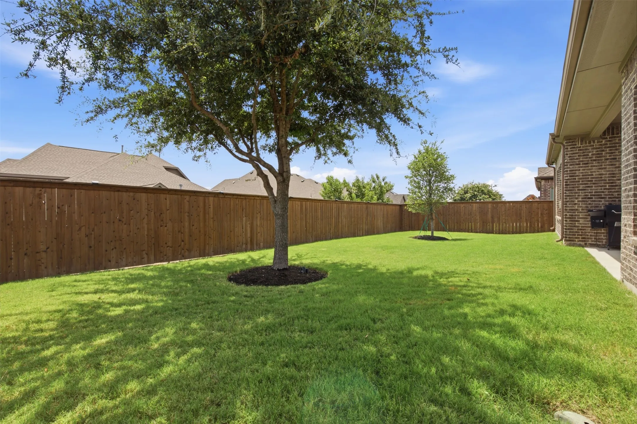 Single Family Residence For Sale in Collin County , 13830 Vera Cruz Road, Frisco, Texas 75034, 5 Bedroom, 4 Bathroom, 2 Garage spaces, 3,934 Sqft, built in 2016, mls#21329087, Real Estate Agent in Frisco, Homes For Sale in Collin county, Homes For Sale in Frisco, Realtor in Frisco Texas, Real Estate Brokerage Independent Realty Texas, Luminita Cordes Realtor
