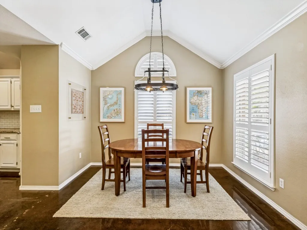 Single Family Residence For Sale in Collin County , 808 Canyon Valley Drive, Mc Kinney, Texas 75071, 3 Bedroom, 2 Bathroom, 2 Garage spaces, 1,601 Sqft, built in 1993, mls#21329489, Real Estate Agent in Mc Kinney, Homes For Sale in Collin county, Homes For Sale in Mc Kinney, Realtor in Mc Kinney Texas, Real Estate Brokerage Independent Realty Texas, Luminita Cordes Realtor
