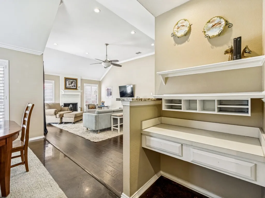 Single Family Residence For Sale in Collin County , 808 Canyon Valley Drive, Mc Kinney, Texas 75071, 3 Bedroom, 2 Bathroom, 2 Garage spaces, 1,601 Sqft, built in 1993, mls#21329489, Real Estate Agent in Mc Kinney, Homes For Sale in Collin county, Homes For Sale in Mc Kinney, Realtor in Mc Kinney Texas, Real Estate Brokerage Independent Realty Texas, Luminita Cordes Realtor