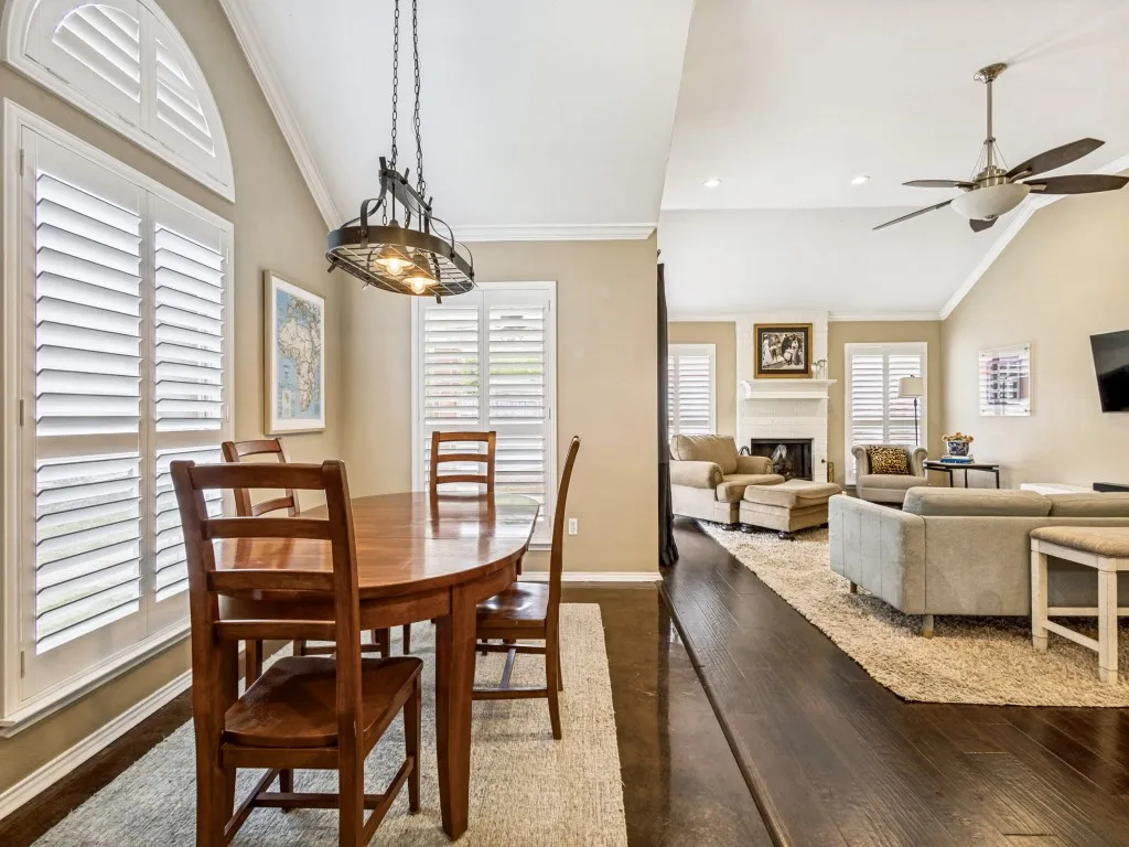 Single Family Residence For Sale in Collin County , 808 Canyon Valley Drive, Mc Kinney, Texas 75071, 3 Bedroom, 2 Bathroom, 2 Garage spaces, 1,601 Sqft, built in 1993, mls#21329489, Real Estate Agent in Mc Kinney, Homes For Sale in Collin county, Homes For Sale in Mc Kinney, Realtor in Mc Kinney Texas, Real Estate Brokerage Independent Realty Texas, Luminita Cordes Realtor