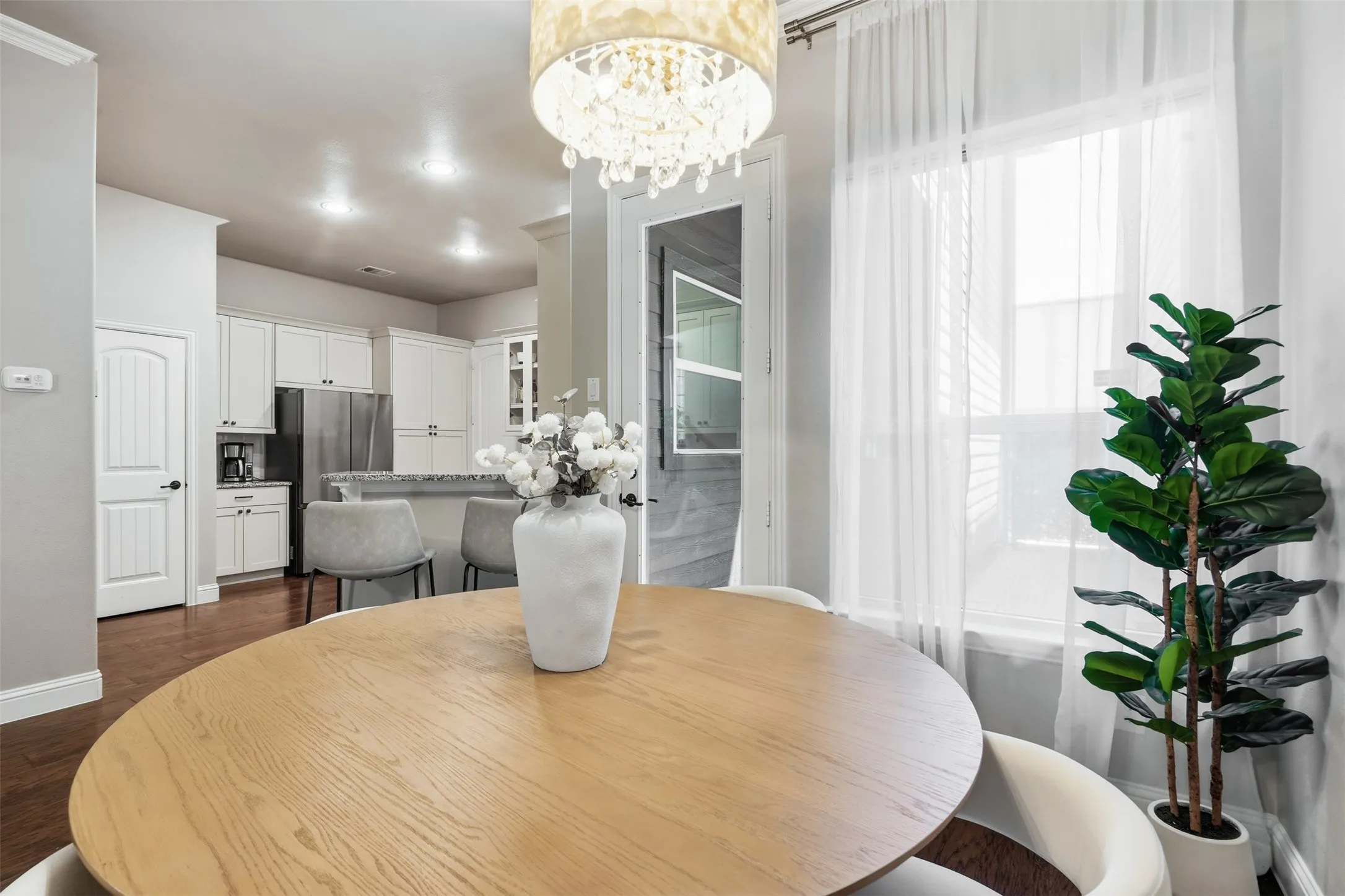 Townhouse For Sale in Dallas County , 853 Rohan Drive, Richardson, Texas 75081, 3 Bedroom, 3 Bathroom, 2 Garage spaces, 1,887 Sqft, built in 2016, mls#21329518, Real Estate Agent in Richardson, Homes For Sale in Dallas county, Homes For Sale in Richardson, Realtor in Richardson Texas, Real Estate Brokerage Independent Realty Texas, Luminita Cordes Realtor
