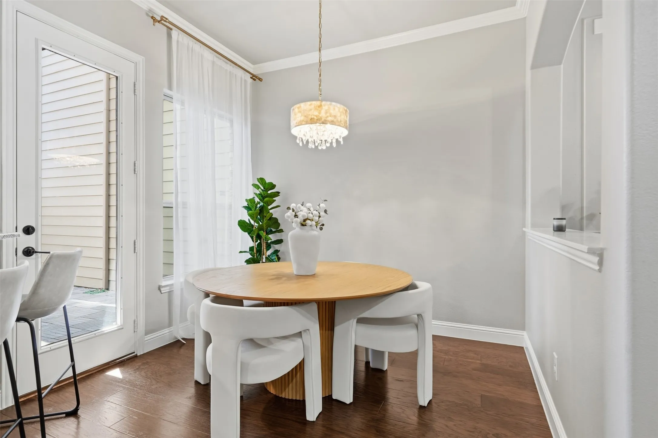Townhouse For Sale in Dallas County , 853 Rohan Drive, Richardson, Texas 75081, 3 Bedroom, 3 Bathroom, 2 Garage spaces, 1,887 Sqft, built in 2016, mls#21329518, Real Estate Agent in Richardson, Homes For Sale in Dallas county, Homes For Sale in Richardson, Realtor in Richardson Texas, Real Estate Brokerage Independent Realty Texas, Luminita Cordes Realtor