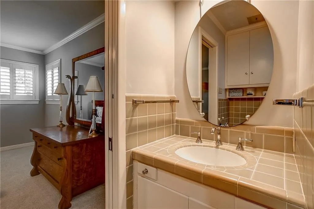 Single Family Residence For Rent in Tarrant County , 4309 Sarita Drive, Fort Worth, Texas 76109, 4 Bedroom, 3 Bathroom, 2 Garage spaces, 2,872 Sqft, built in 1961, mls#21327883, Real Estate Agent in Fort Worth, Homes For Rent in Tarrant county, Homes For Rent in Fort Worth, Realtor in Fort Worth Texas, Real Estate Brokerage Independent Realty Texas, Luminita Cordes Realtor