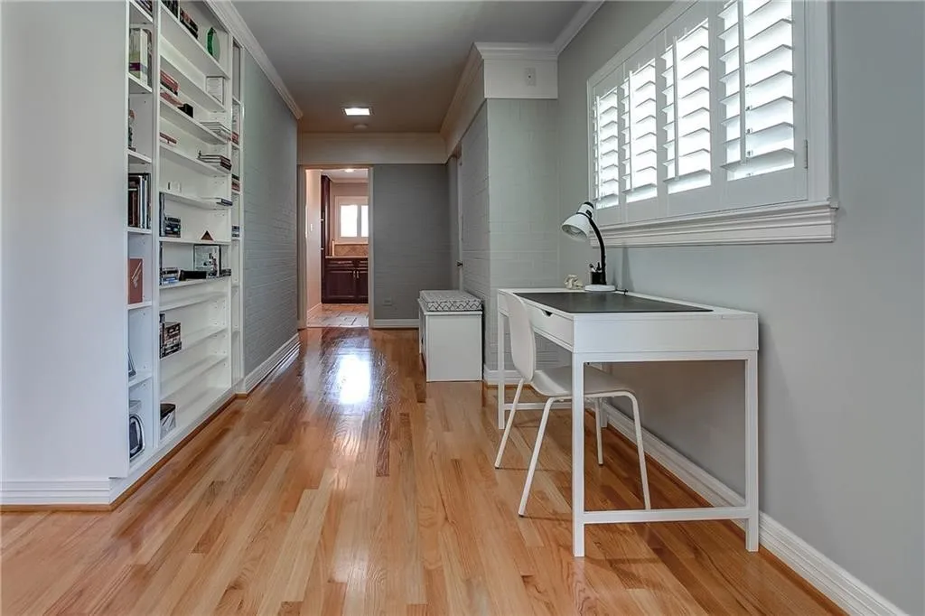 Single Family Residence For Rent in Tarrant County , 4309 Sarita Drive, Fort Worth, Texas 76109, 4 Bedroom, 3 Bathroom, 2 Garage spaces, 2,872 Sqft, built in 1961, mls#21327883, Real Estate Agent in Fort Worth, Homes For Rent in Tarrant county, Homes For Rent in Fort Worth, Realtor in Fort Worth Texas, Real Estate Brokerage Independent Realty Texas, Luminita Cordes Realtor