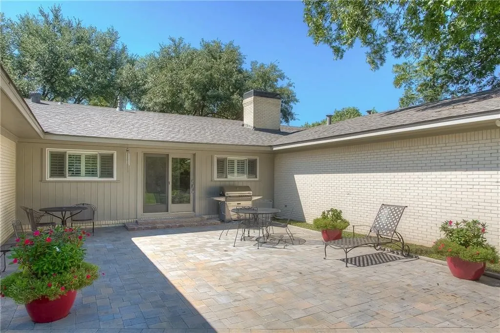 Single Family Residence For Rent in Tarrant County , 4309 Sarita Drive, Fort Worth, Texas 76109, 4 Bedroom, 3 Bathroom, 2 Garage spaces, 2,872 Sqft, built in 1961, mls#21327883, Real Estate Agent in Fort Worth, Homes For Rent in Tarrant county, Homes For Rent in Fort Worth, Realtor in Fort Worth Texas, Real Estate Brokerage Independent Realty Texas, Luminita Cordes Realtor