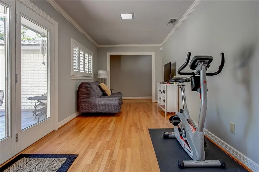 Single Family Residence For Rent in Tarrant County , 4309 Sarita Drive, Fort Worth, Texas 76109, 4 Bedroom, 3 Bathroom, 2 Garage spaces, 2,872 Sqft, built in 1961, mls#21327883, Real Estate Agent in Fort Worth, Homes For Rent in Tarrant county, Homes For Rent in Fort Worth, Realtor in Fort Worth Texas, Real Estate Brokerage Independent Realty Texas, Luminita Cordes Realtor