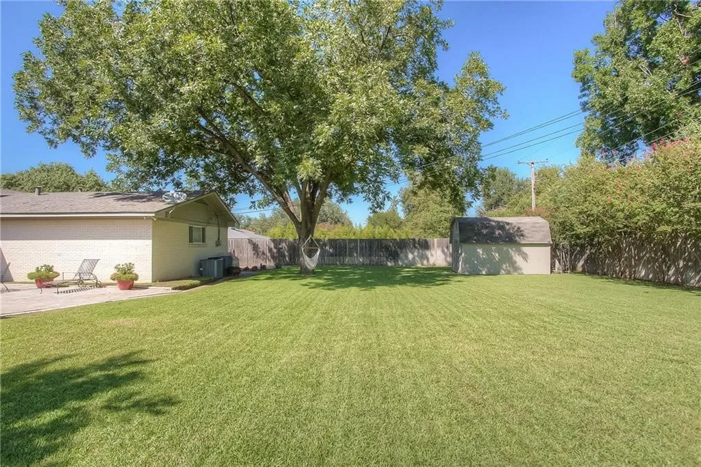Single Family Residence For Rent in Tarrant County , 4309 Sarita Drive, Fort Worth, Texas 76109, 4 Bedroom, 3 Bathroom, 2 Garage spaces, 2,872 Sqft, built in 1961, mls#21327883, Real Estate Agent in Fort Worth, Homes For Rent in Tarrant county, Homes For Rent in Fort Worth, Realtor in Fort Worth Texas, Real Estate Brokerage Independent Realty Texas, Luminita Cordes Realtor