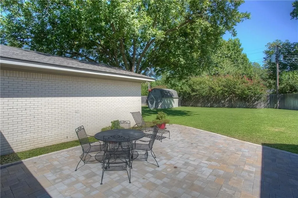 Single Family Residence For Rent in Tarrant County , 4309 Sarita Drive, Fort Worth, Texas 76109, 4 Bedroom, 3 Bathroom, 2 Garage spaces, 2,872 Sqft, built in 1961, mls#21327883, Real Estate Agent in Fort Worth, Homes For Rent in Tarrant county, Homes For Rent in Fort Worth, Realtor in Fort Worth Texas, Real Estate Brokerage Independent Realty Texas, Luminita Cordes Realtor