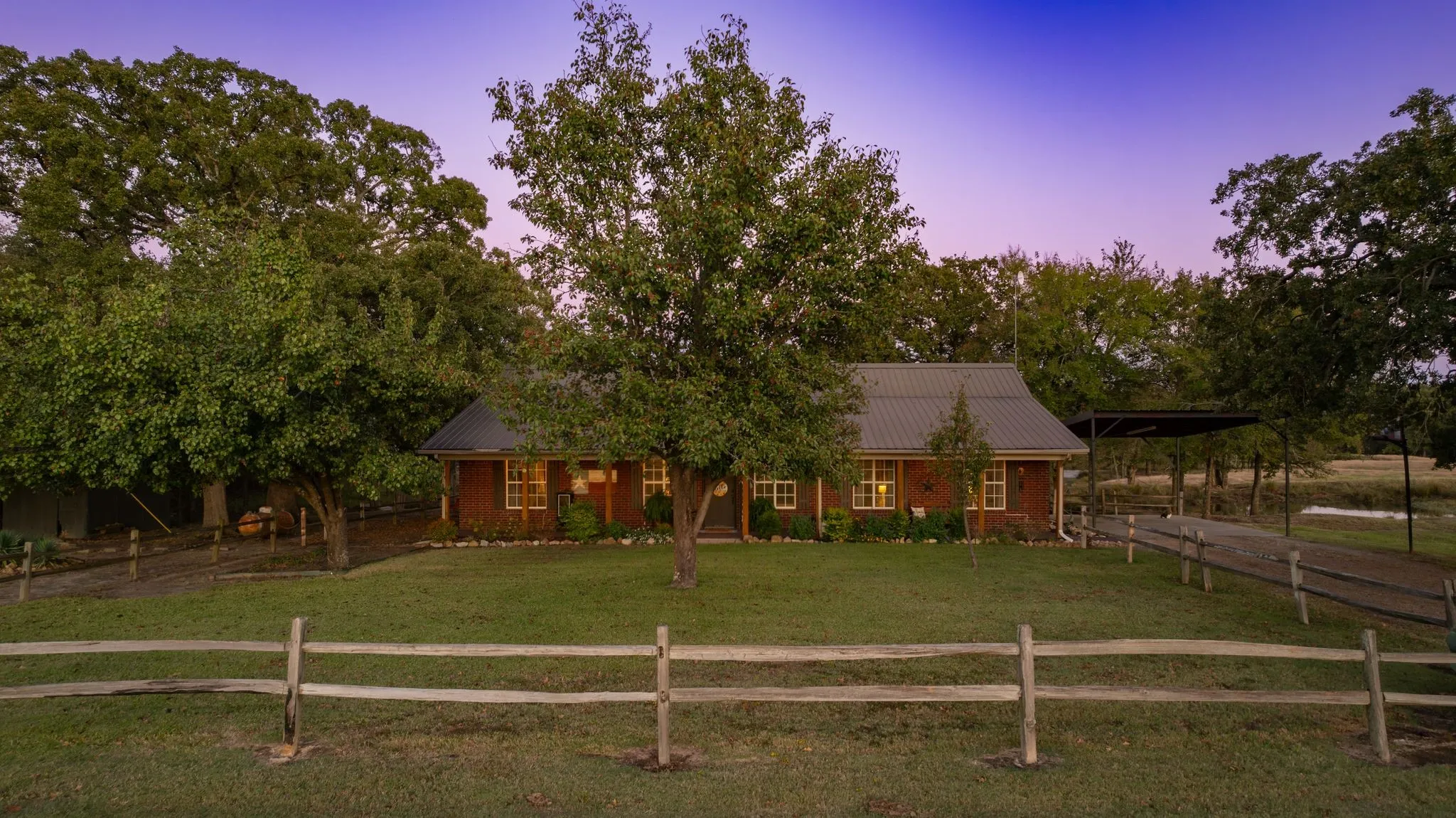View of front of house featuring a yard