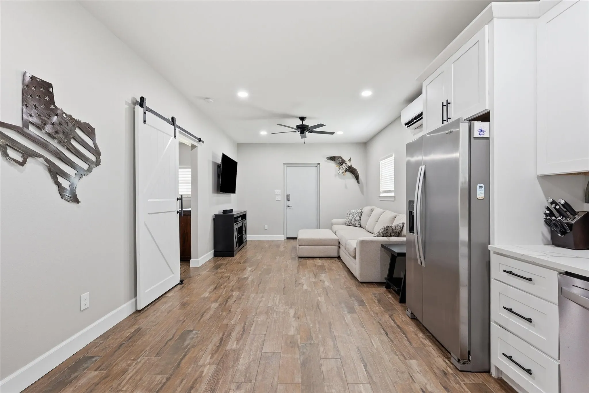 Single Family Residence For Sale in Ellis County , 10061 Fm 66, Grandview, Texas 76050, 2 Bedroom, 2 Bathroom, 2 Garage spaces, 1,047 Sqft, built in 2023, mls#21329835, Real Estate Agent in Grandview, Homes For Sale in Ellis county, Homes For Sale in Grandview, Realtor in Grandview Texas, Real Estate Brokerage Independent Realty Texas, Luminita Cordes Realtor
