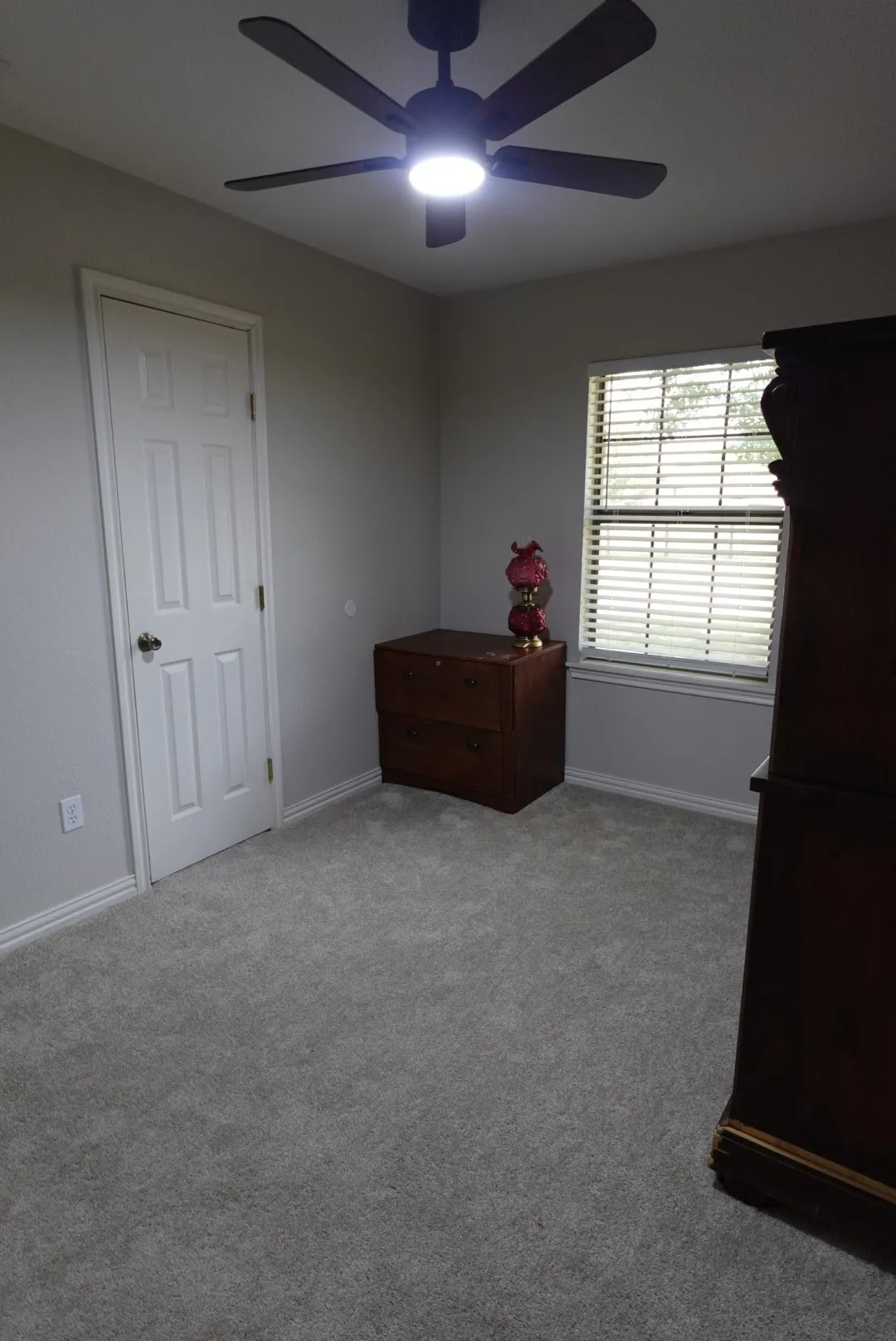 Single Family Residence For Sale in Hood County , 1414 W Torrey Street, Granbury, Texas 76048, 3 Bedroom, 2 Bathroom, Garage spaces, 1,296 Sqft, built in 1983, mls#21331022, Real Estate Agent in Granbury, Homes For Sale in Hood county, Homes For Sale in Granbury, Realtor in Granbury Texas, Real Estate Brokerage Independent Realty Texas, Luminita Cordes Realtor