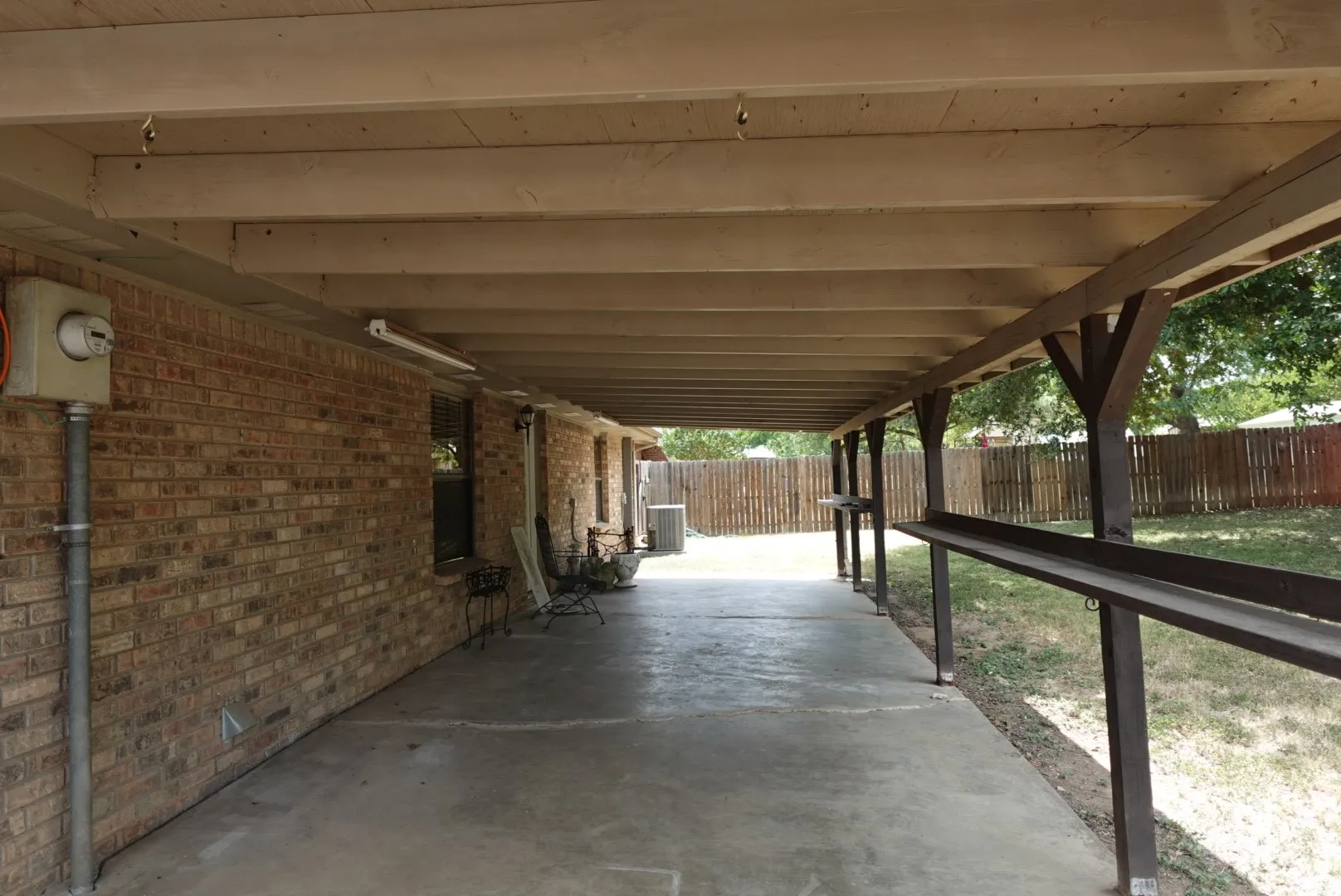 Single Family Residence For Sale in Hood County , 1414 W Torrey Street, Granbury, Texas 76048, 3 Bedroom, 2 Bathroom, Garage spaces, 1,296 Sqft, built in 1983, mls#21331022, Real Estate Agent in Granbury, Homes For Sale in Hood county, Homes For Sale in Granbury, Realtor in Granbury Texas, Real Estate Brokerage Independent Realty Texas, Luminita Cordes Realtor