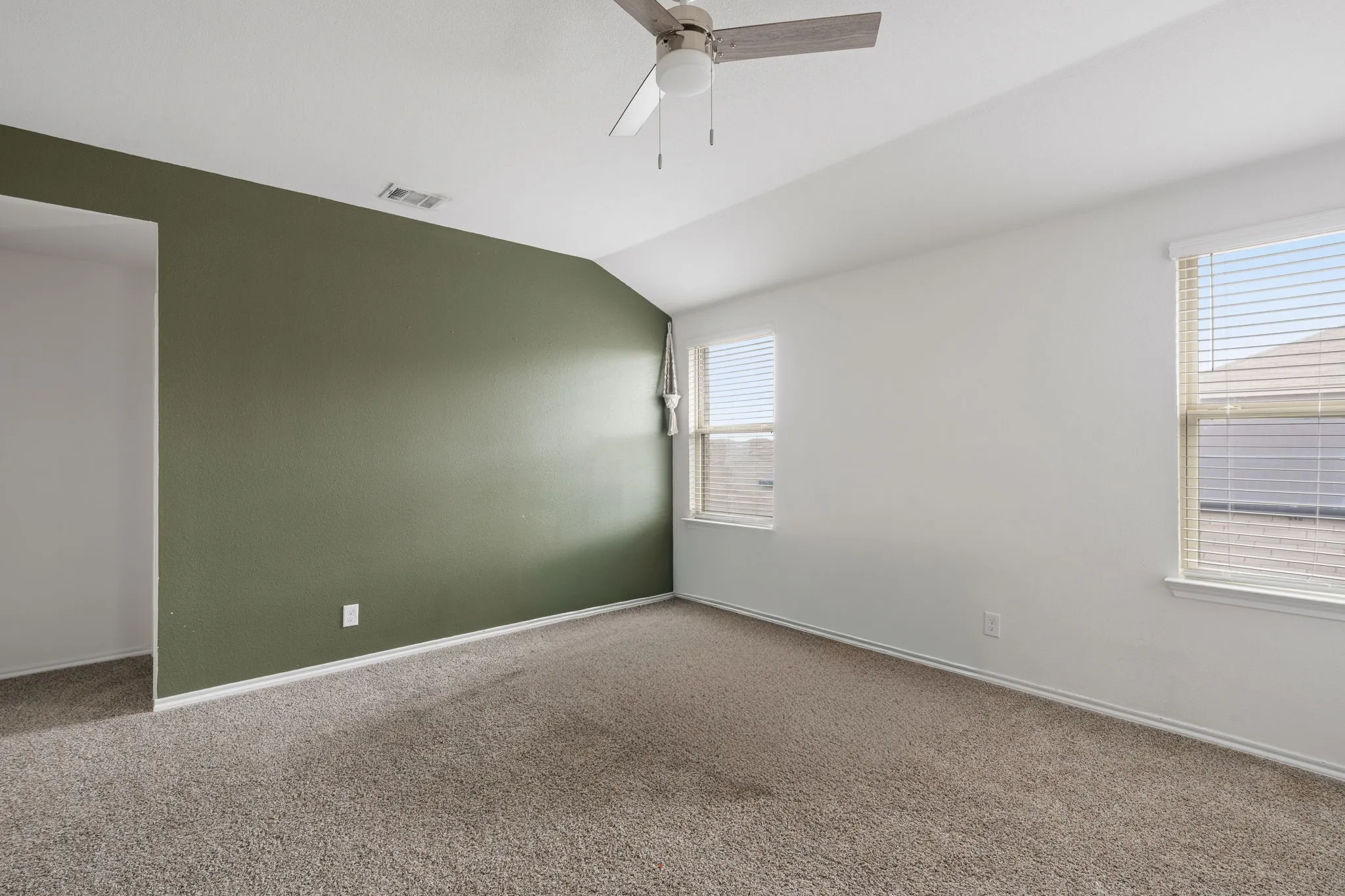 Single Family Residence For Sale in Kaufman County , 1294 Delmita Drive, Forney, Texas 75126, 4 Bedroom, 3 Bathroom, 2 Garage spaces, 2,254 Sqft, built in 2021, mls#21323870, Real Estate Agent in Forney, Homes For Sale in Kaufman county, Homes For Sale in Forney, Realtor in Forney Texas, Real Estate Brokerage Independent Realty Texas, Luminita Cordes Realtor
