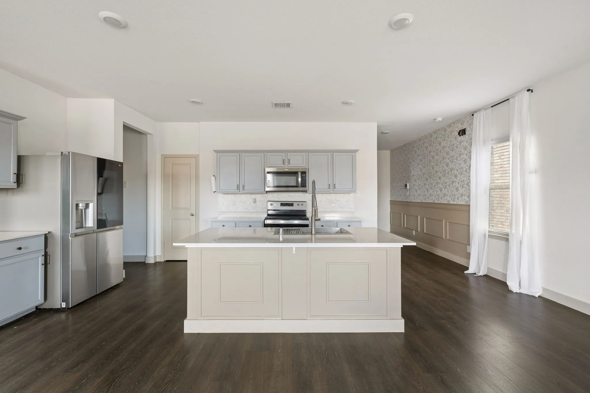 Single Family Residence For Sale in Kaufman County , 1294 Delmita Drive, Forney, Texas 75126, 4 Bedroom, 3 Bathroom, 2 Garage spaces, 2,254 Sqft, built in 2021, mls#21323870, Real Estate Agent in Forney, Homes For Sale in Kaufman county, Homes For Sale in Forney, Realtor in Forney Texas, Real Estate Brokerage Independent Realty Texas, Luminita Cordes Realtor