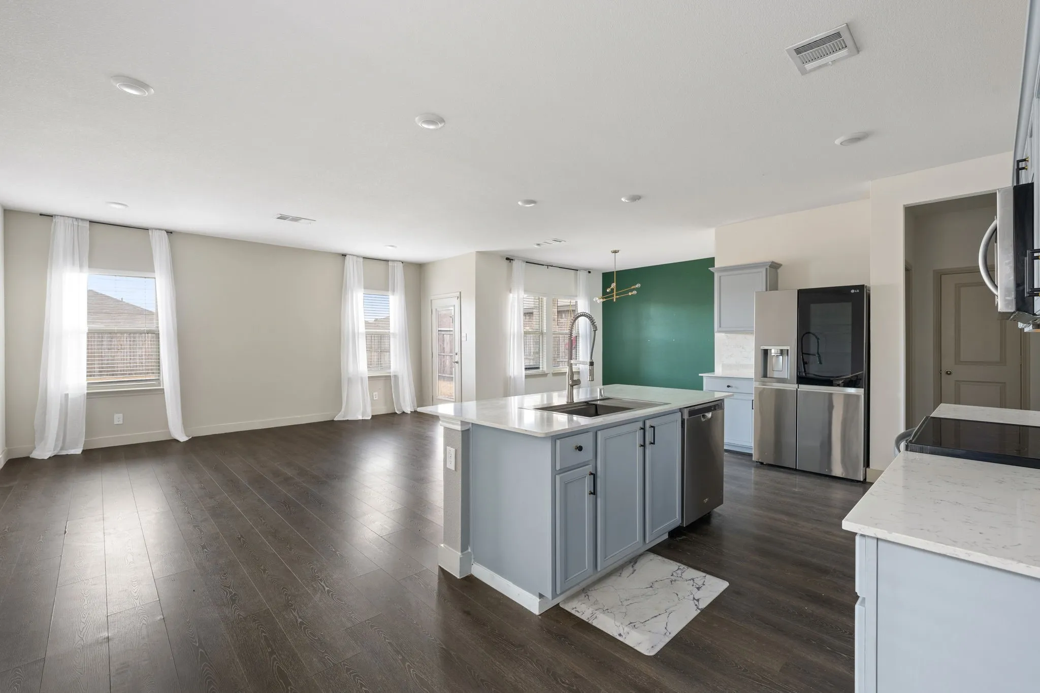 Single Family Residence For Sale in Kaufman County , 1294 Delmita Drive, Forney, Texas 75126, 4 Bedroom, 3 Bathroom, 2 Garage spaces, 2,254 Sqft, built in 2021, mls#21323870, Real Estate Agent in Forney, Homes For Sale in Kaufman county, Homes For Sale in Forney, Realtor in Forney Texas, Real Estate Brokerage Independent Realty Texas, Luminita Cordes Realtor