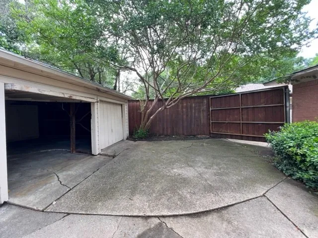 Single Family Residence For Rent in Dallas County , 7215 Clemson Drive, Dallas, Texas 75214, 3 Bedroom, 2 Bathroom, 1 Garage spaces, 1,599 Sqft, built in 1956, mls#21330884, Real Estate Agent in Dallas, Homes For Rent in Dallas county, Homes For Rent in Dallas, Realtor in Dallas Texas, Real Estate Brokerage Independent Realty Texas, Luminita Cordes Realtor